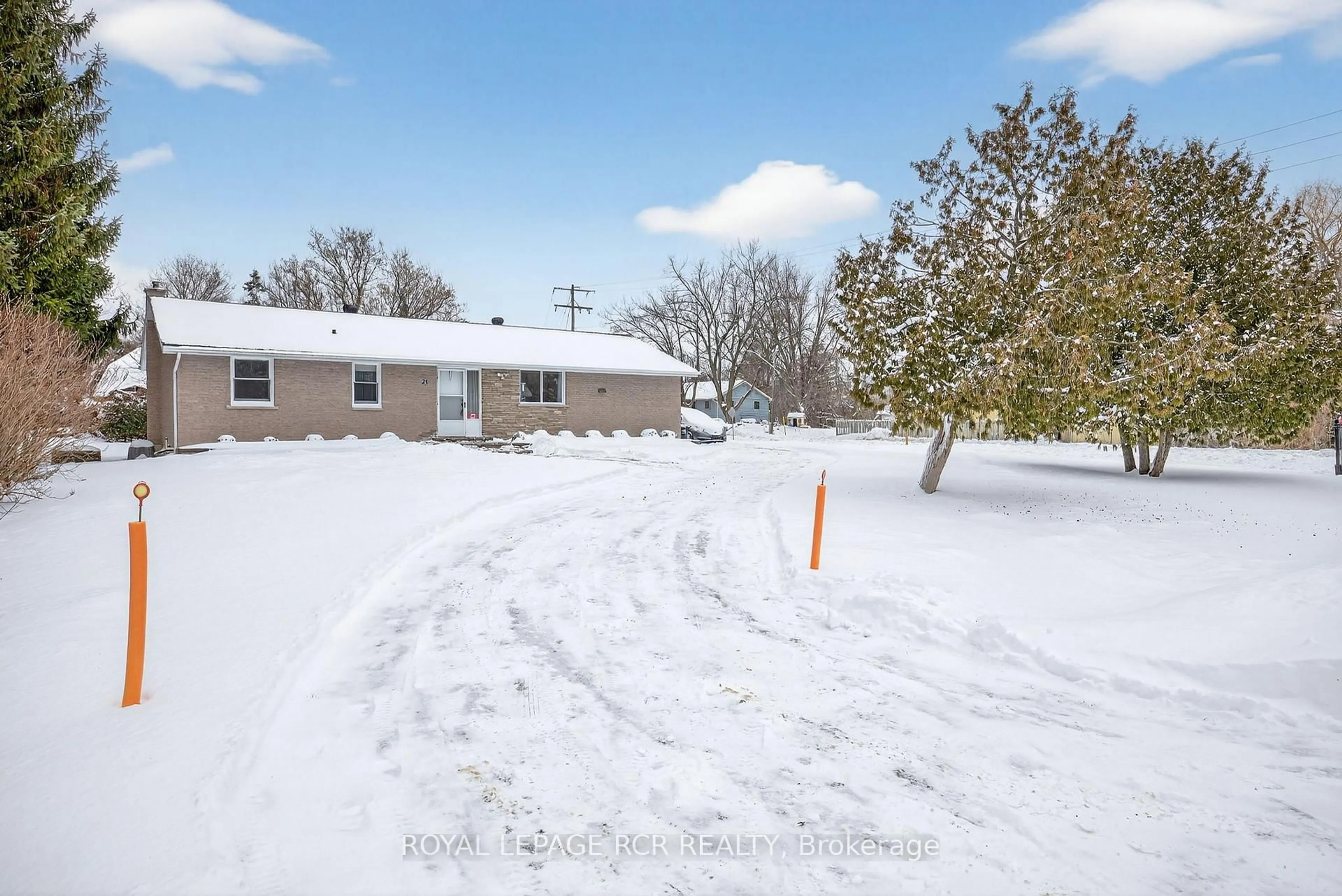 A pic from outside/outdoor area/front of a property/back of a property/a pic from drone, street for 24 Drummond St, Adjala-Tosorontio Ontario L0G 1L0