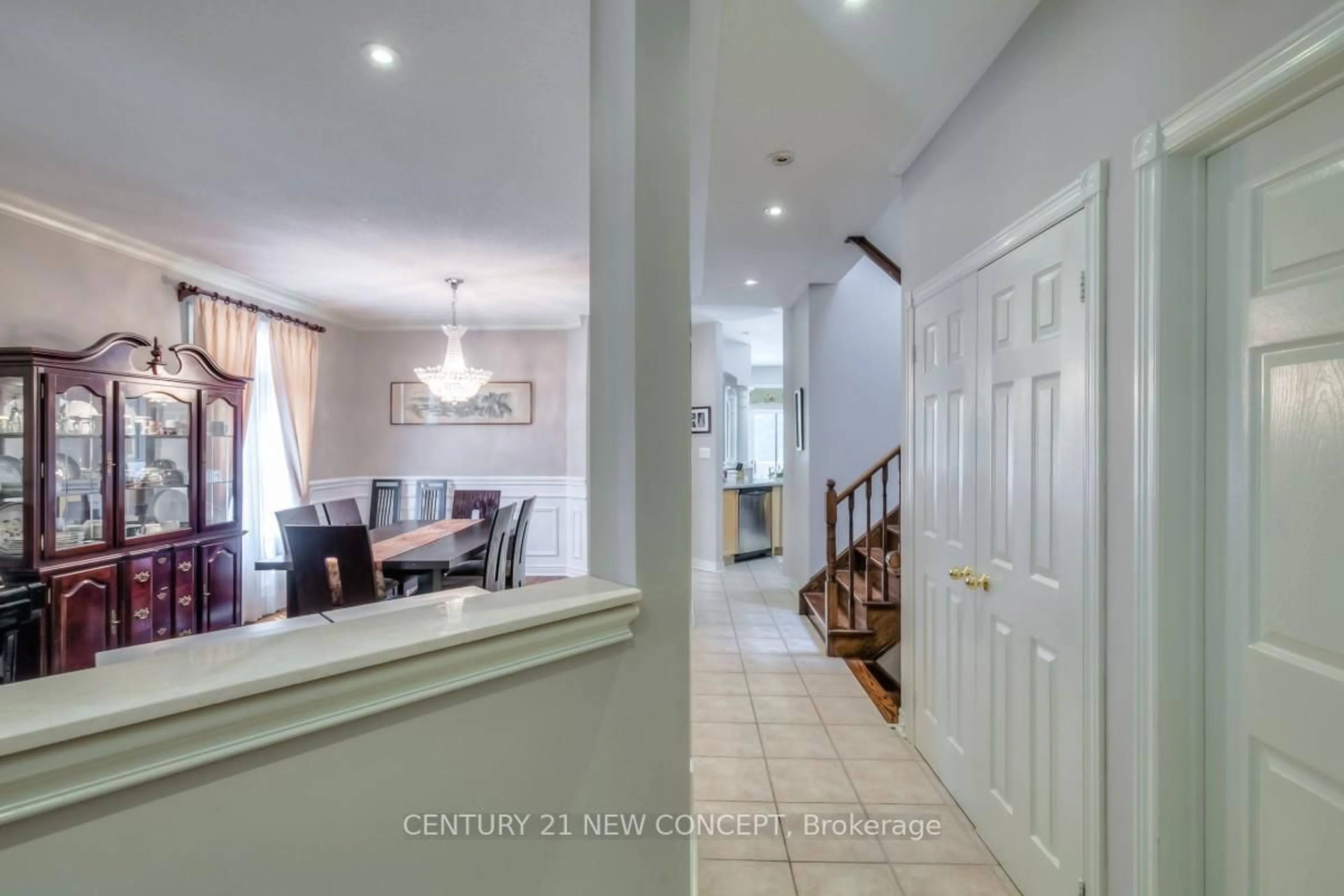 Unknown for 115 Ridgeway Crt, Vaughan Ontario L6A 2R5