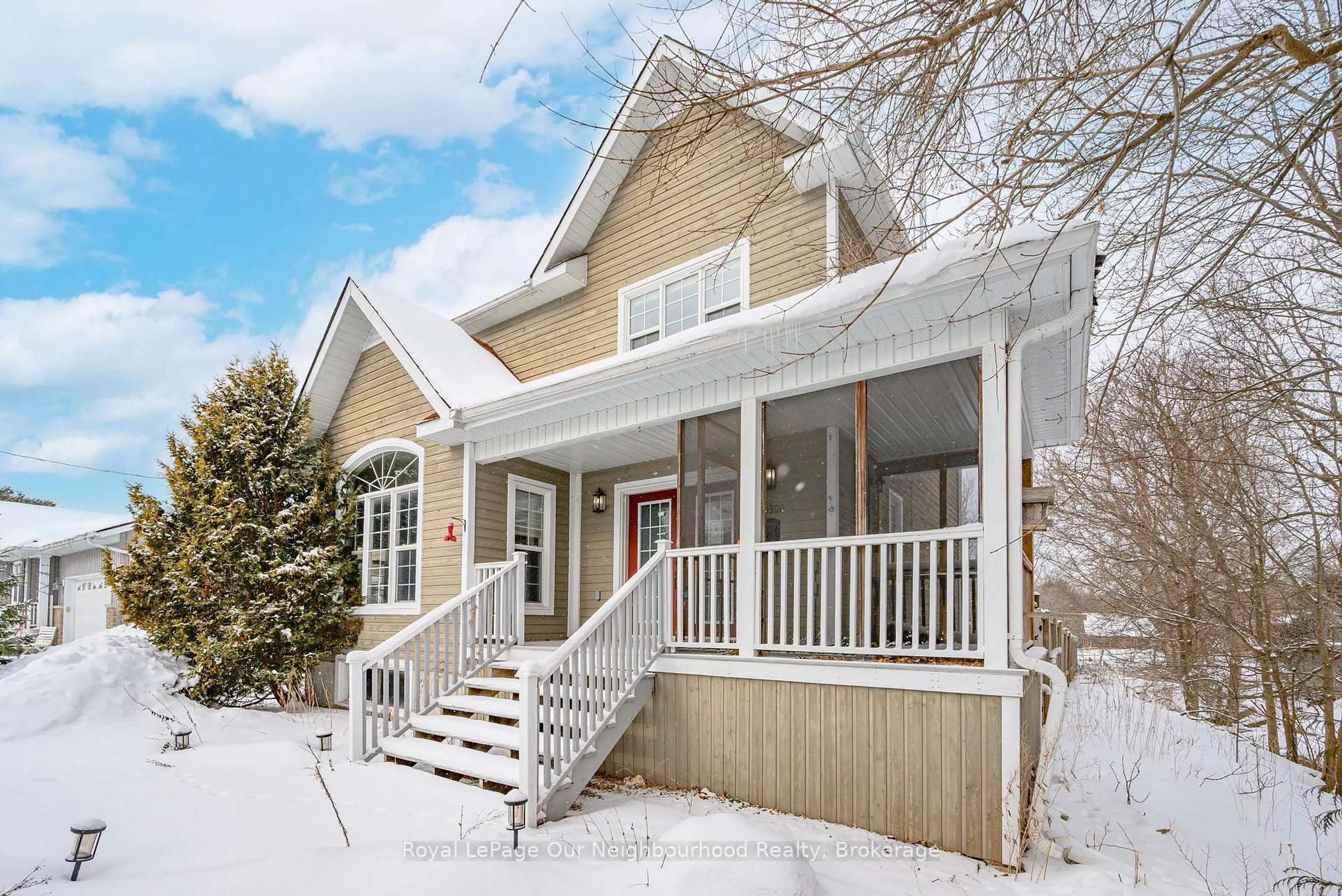 Home with vinyl exterior material, street for 10300 Ravenshoe Rd, Georgina Ontario L9P 1R2