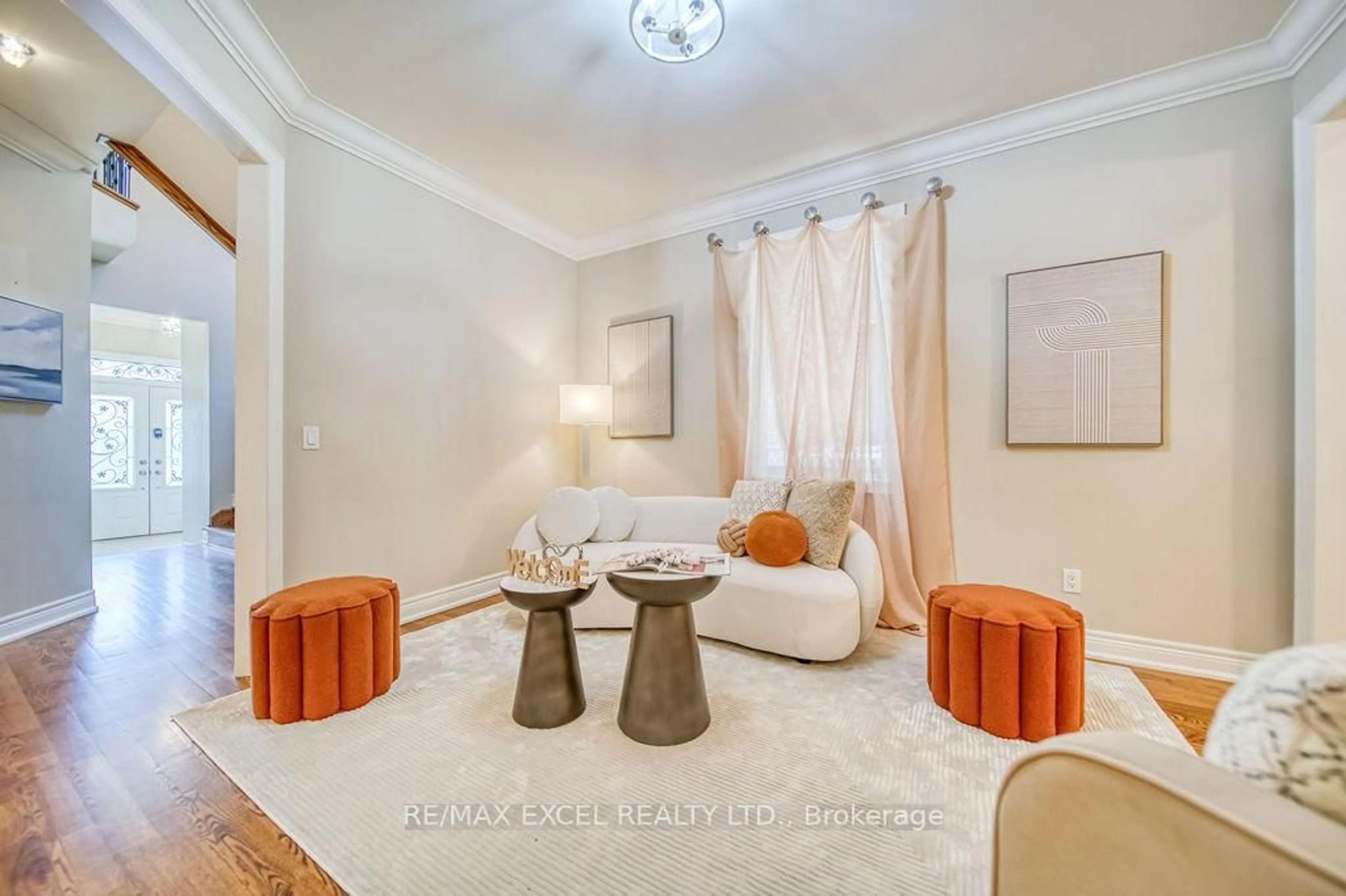 Living room with furniture, unknown for 166 Townsgate Dr, Vaughan Ontario L4J 8J5