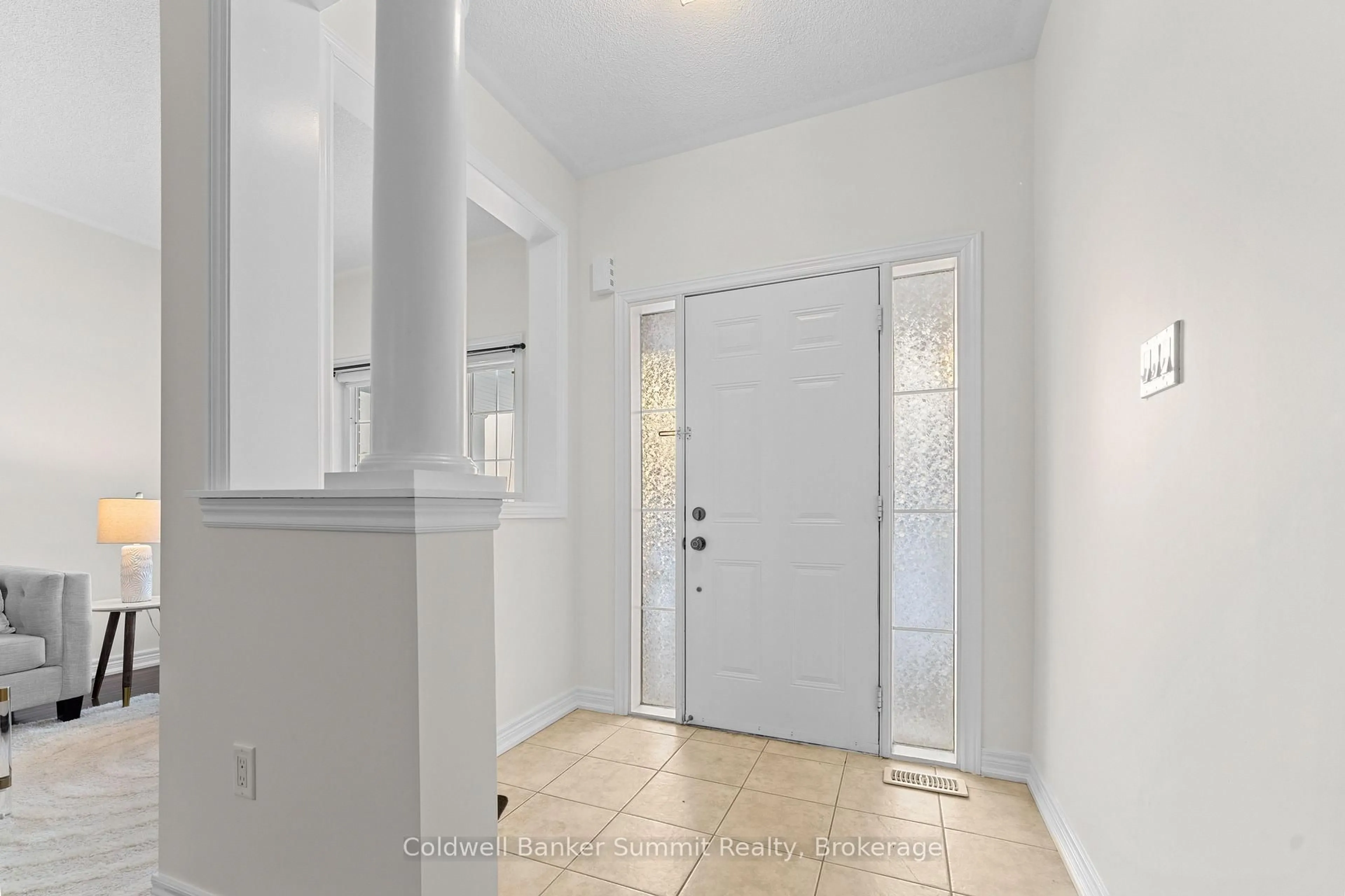 Indoor entryway for 365 Peter Rupert Ave, Vaughan Ontario L6A 4N8