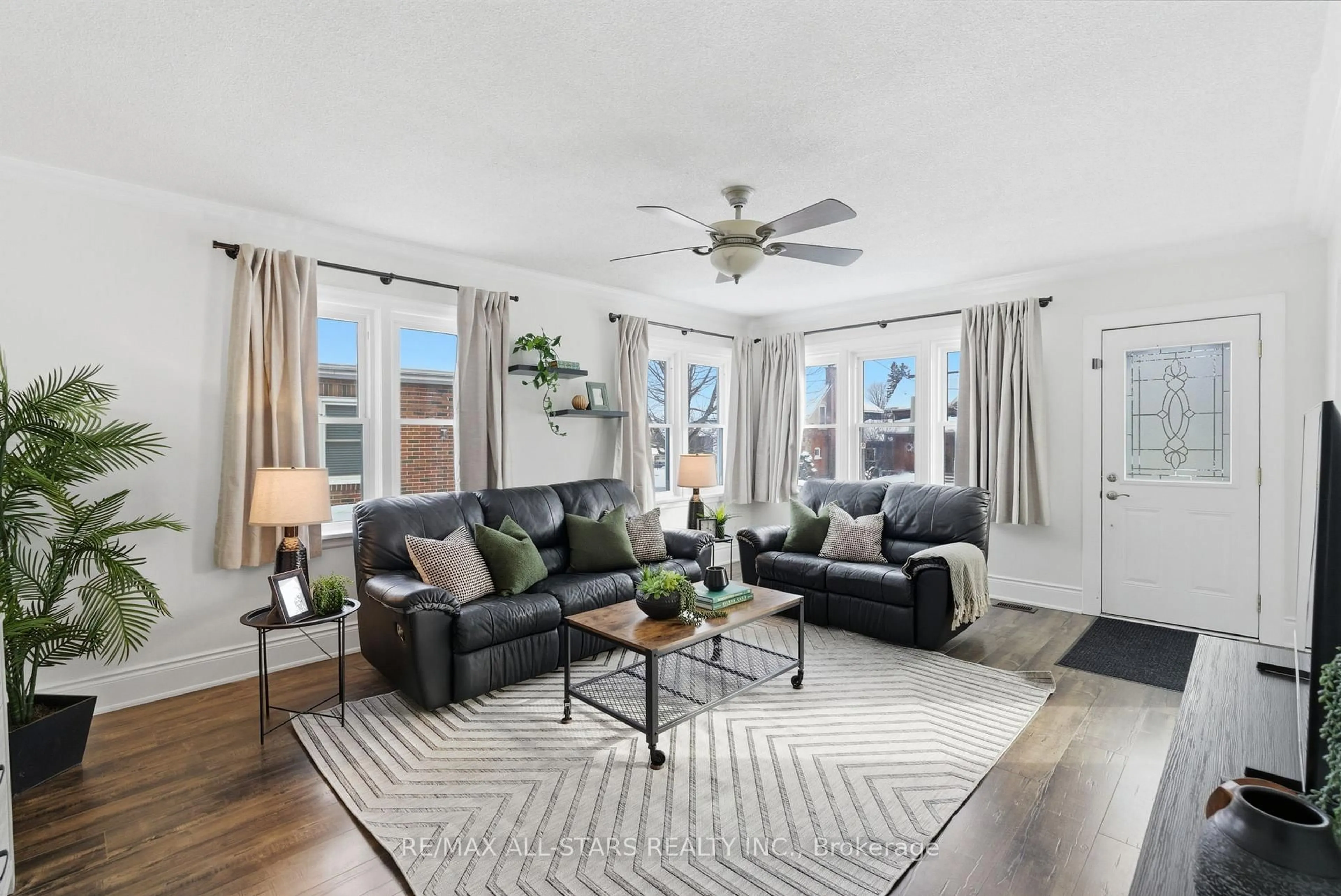 Living room with furniture, unknown for 34 River St, Brock Ontario L0C 1H0