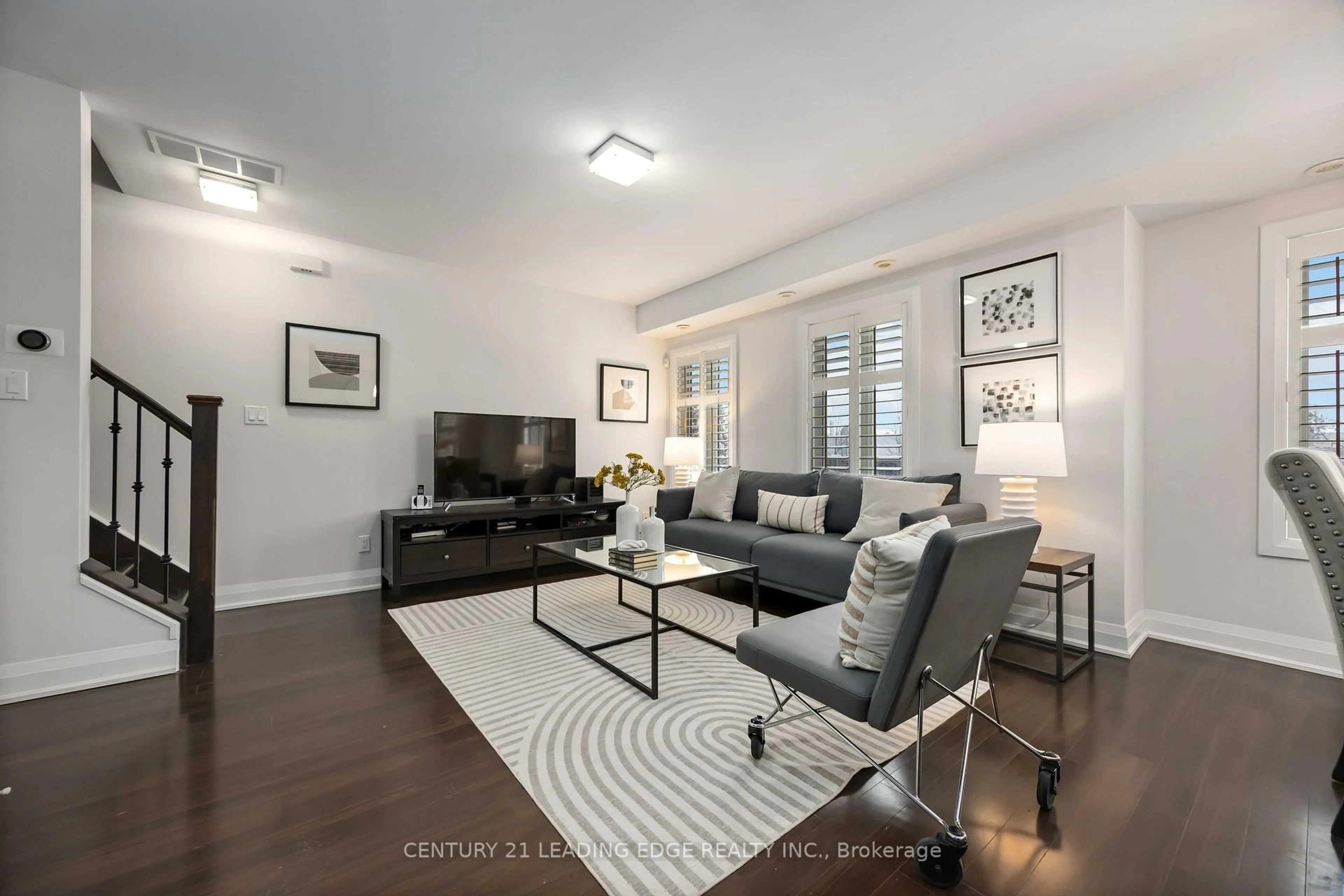 Living room with furniture, unknown for 326 John St #285, Markham Ontario L3T 0B1