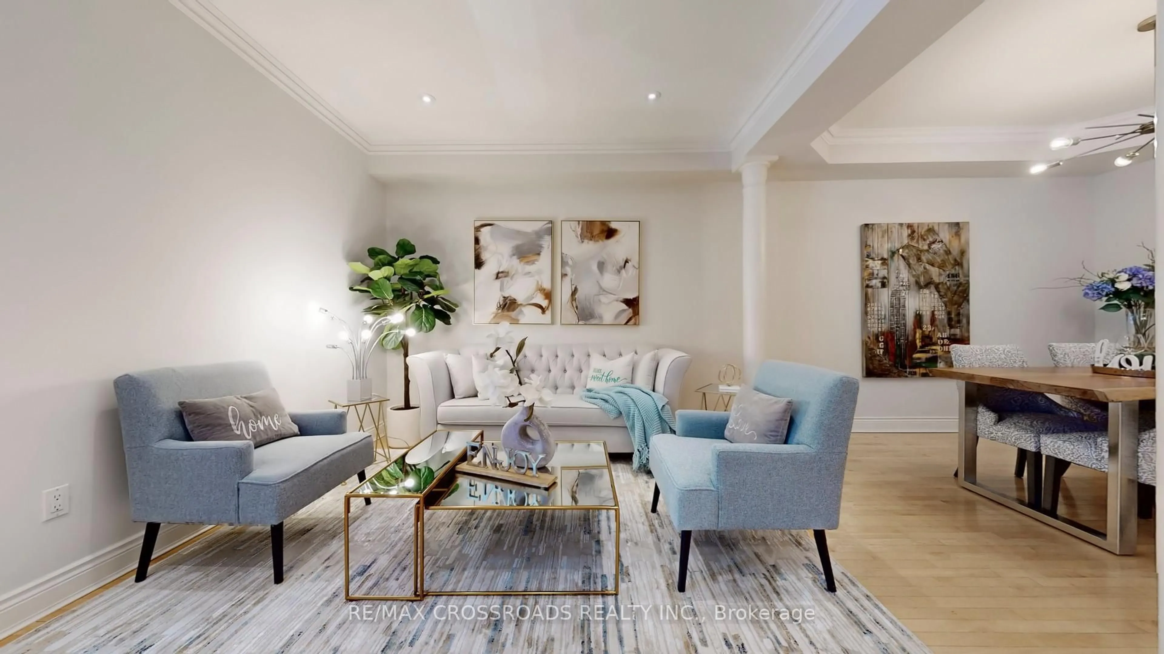 Living room with furniture, unknown for 93 Westbury Crt, Richmond Hill Ontario L4S 2L3