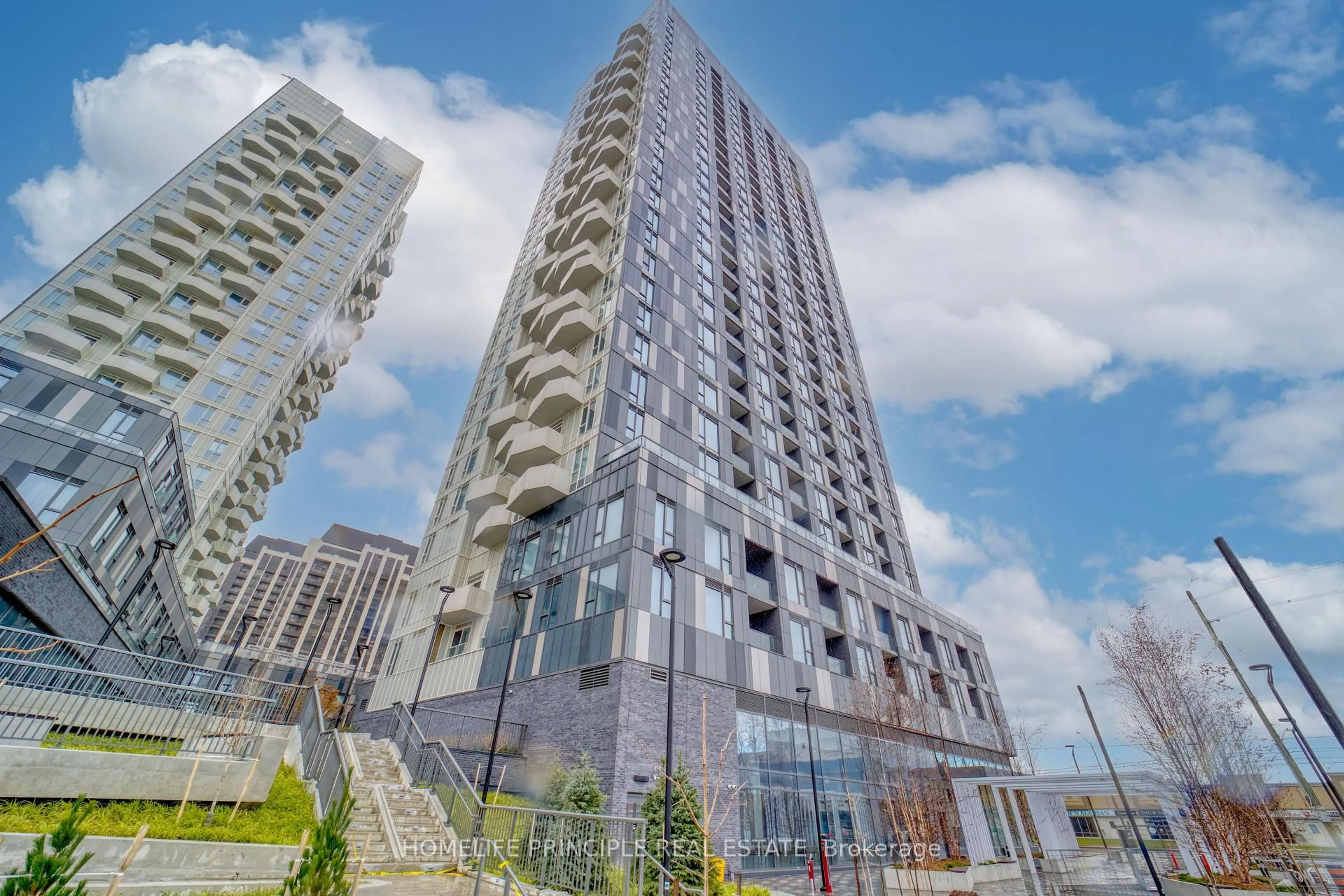 Indoor foyer for 498 Caldari Rd #1327, Vaughan Ontario L4K 4L1