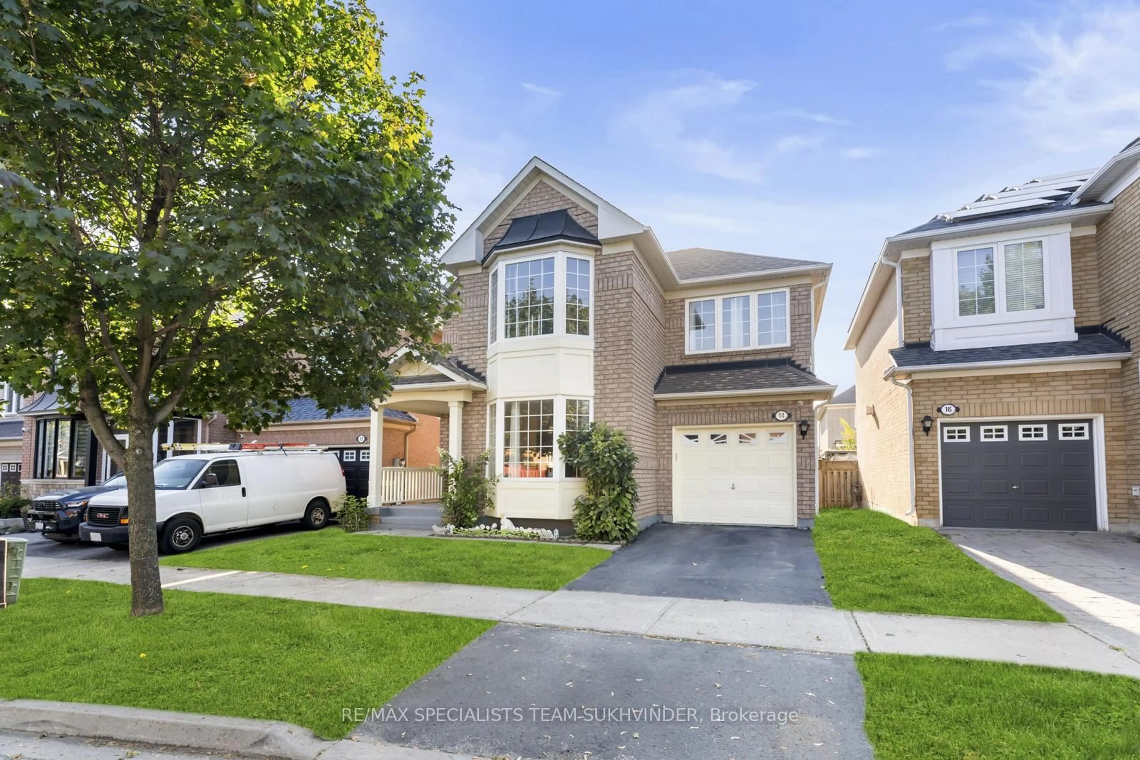 Home with brick exterior material, street for 14 Tower Bridge Cres, Markham Ontario L6C 2M8