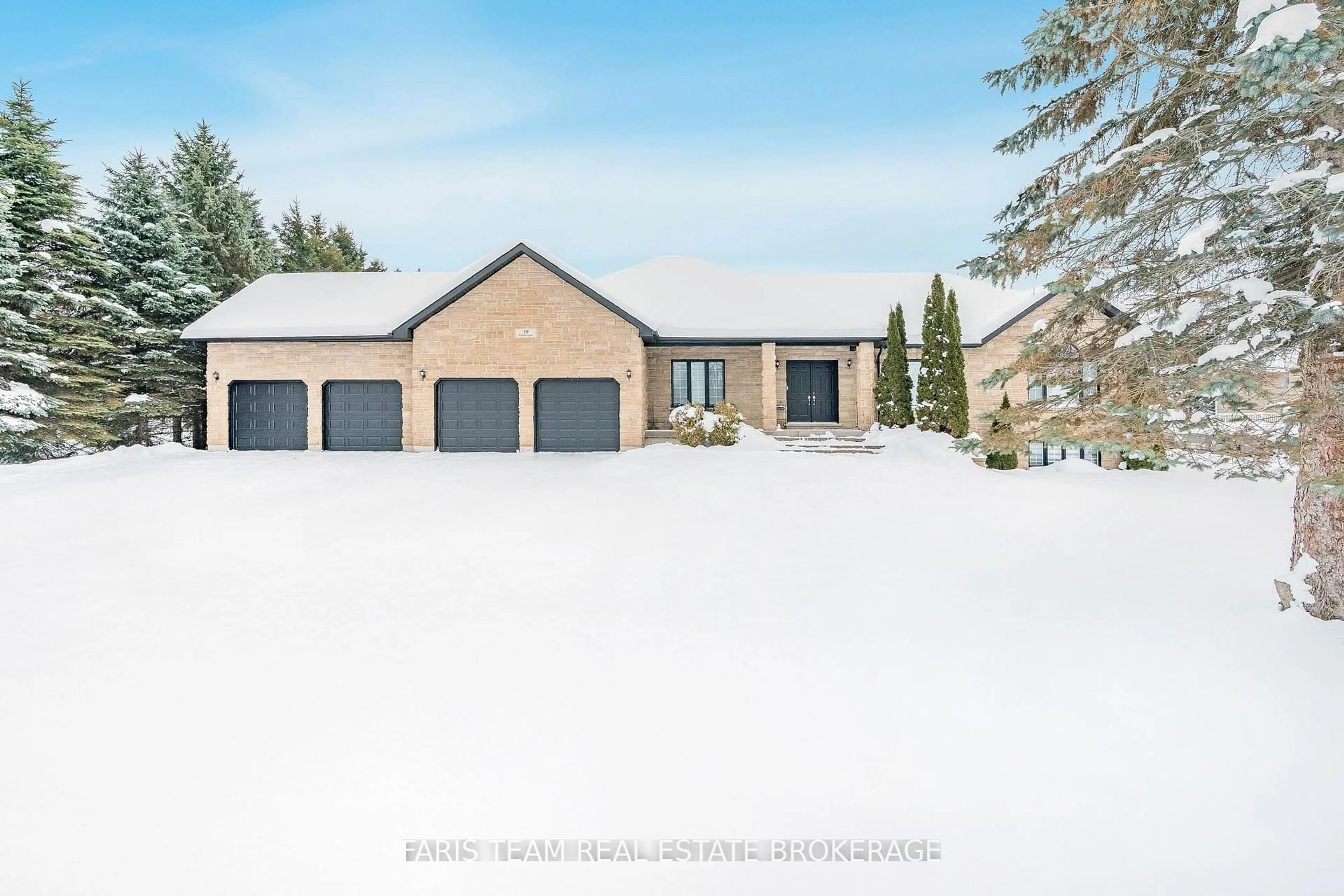 A pic from outside/outdoor area/front of a property/back of a property/a pic from drone, street for 39 Vanderpost Cres, Essa Ontario L0L 2N0