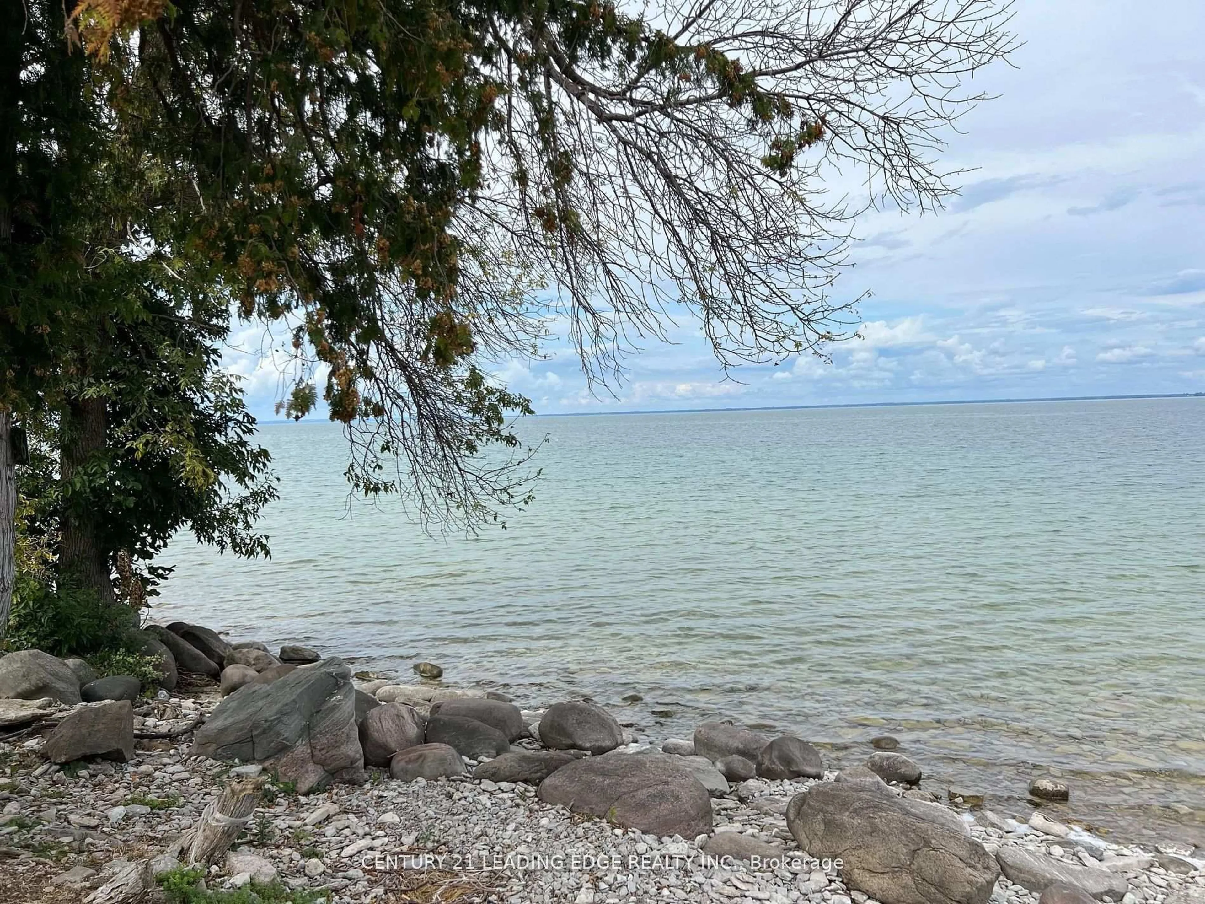 Blurry image for 40586B Shore Rd Allowance Rd, Brock Ontario L0K 1A0