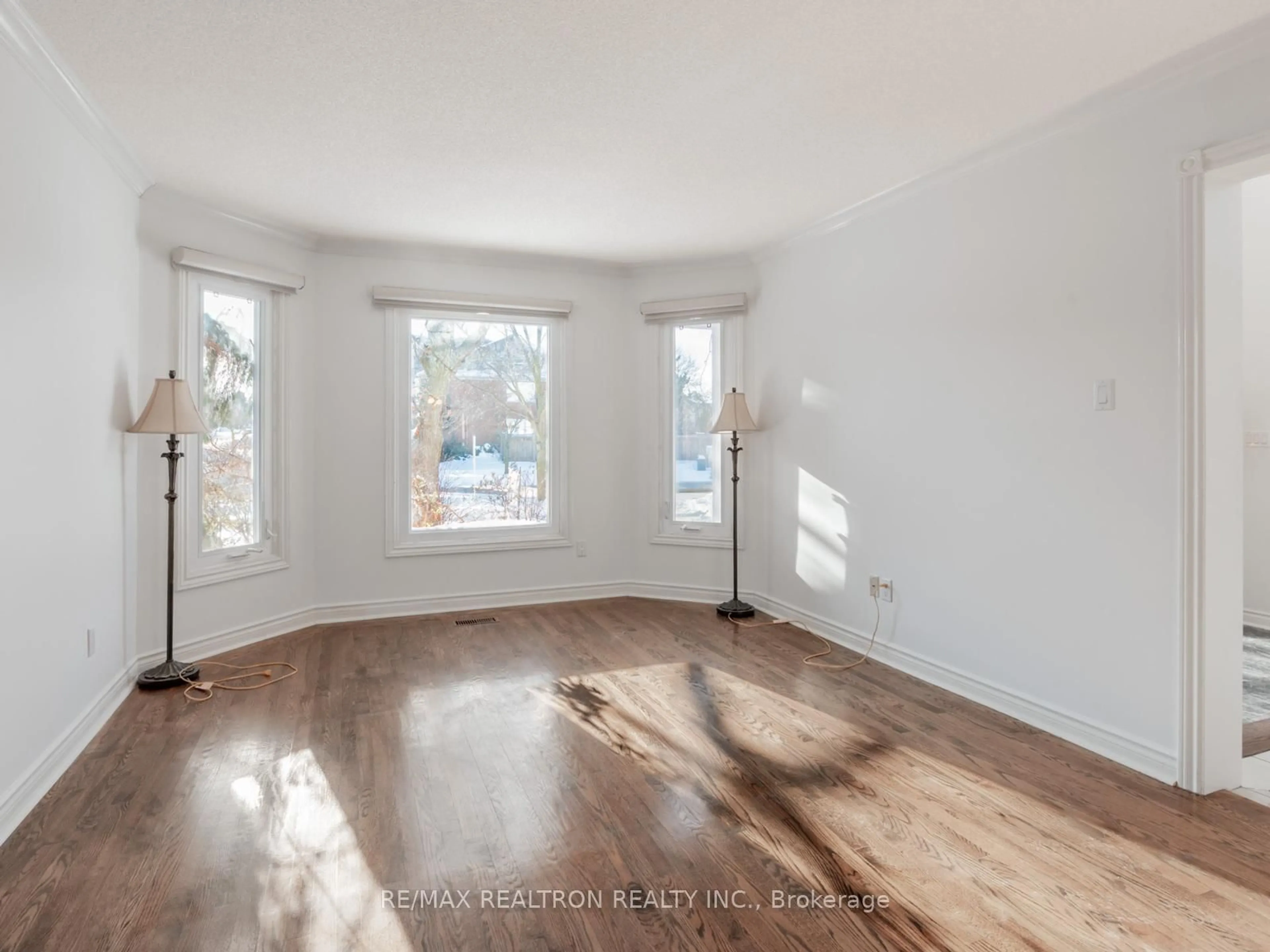 A pic of a room for 406 Weldrick Rd, Richmond Hill Ontario L4B 2M8