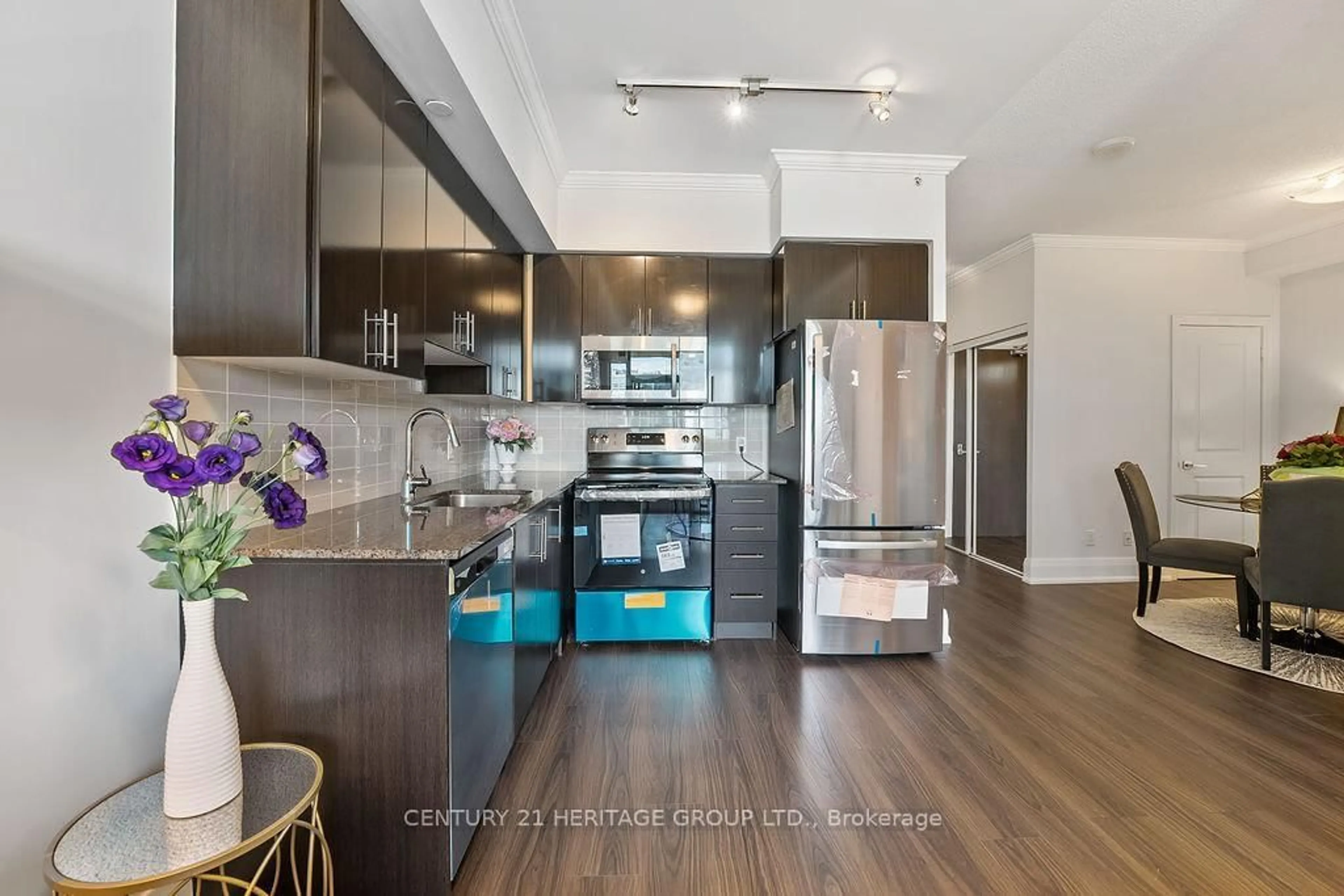 Open concept kitchen, unknown for 85 North Park Rd #406, Vaughan Ontario L4J 0H9