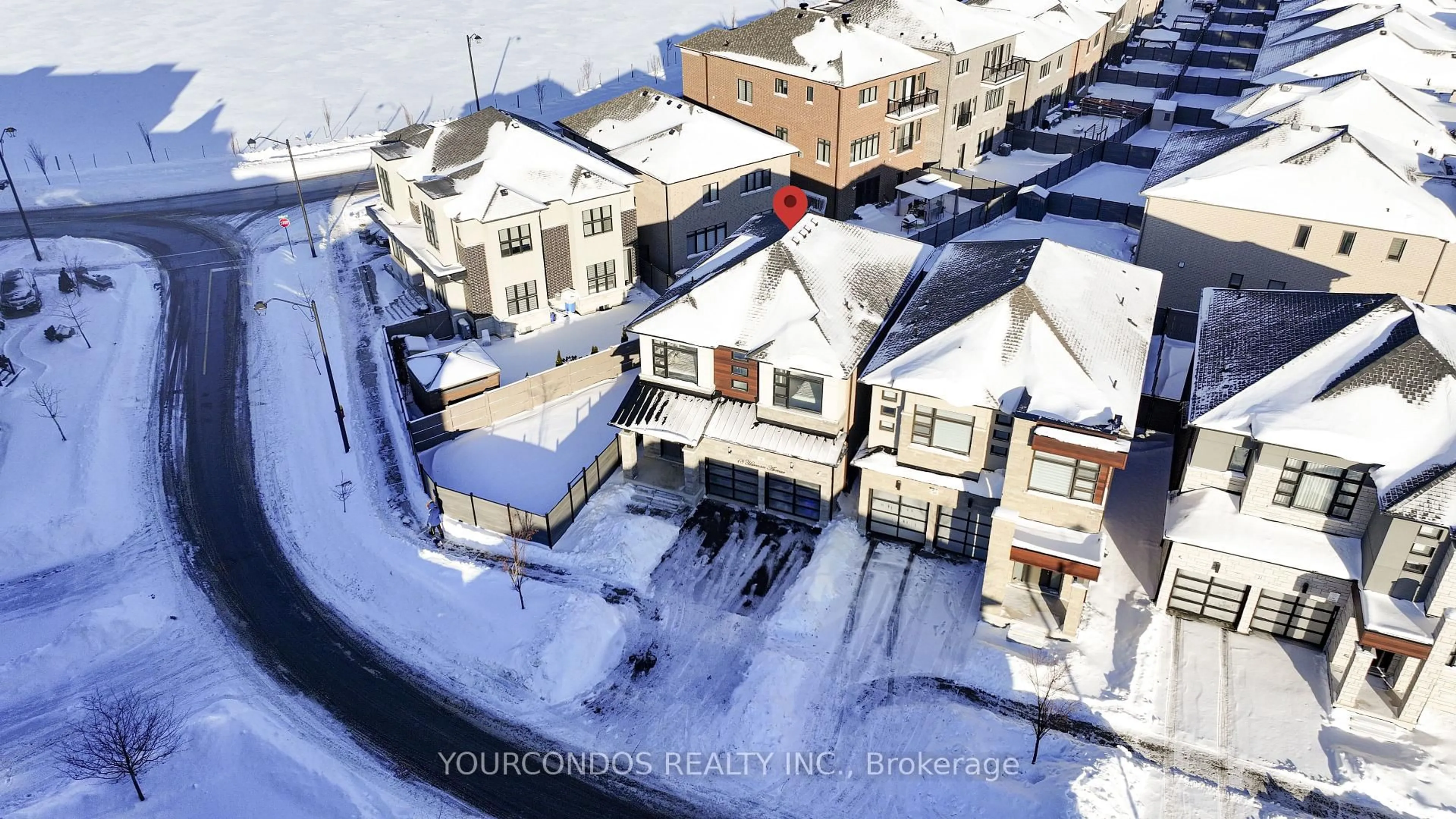 A pic from outside/outdoor area/front of a property/back of a property/a pic from drone, street for 18 HARMAN Ave, Richmond Hill Ontario L4S 0G9