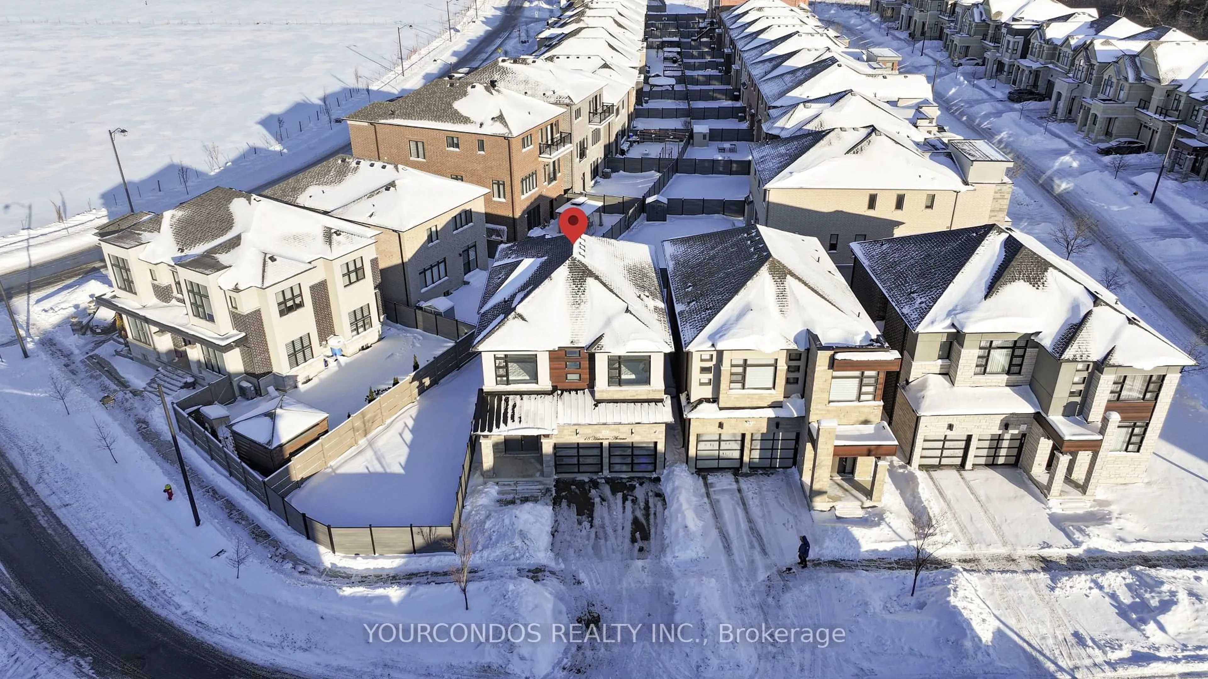 A pic from outside/outdoor area/front of a property/back of a property/a pic from drone, unknown for 18 HARMAN Ave, Richmond Hill Ontario L4S 0G9