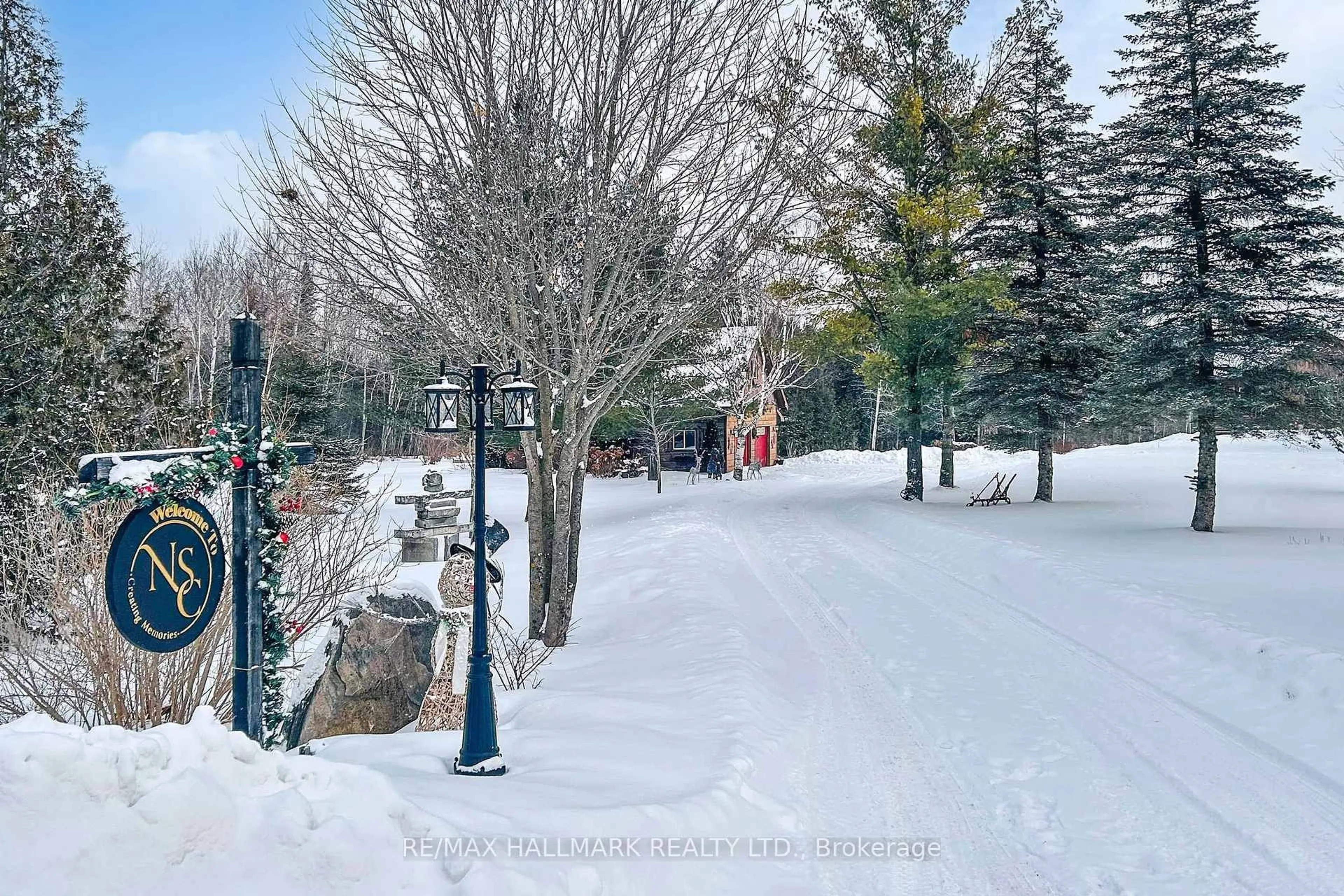 A pic from outside/outdoor area/front of a property/back of a property/a pic from drone, street for 13551 Concession 5 Rd, Uxbridge Ontario L9P 1R2