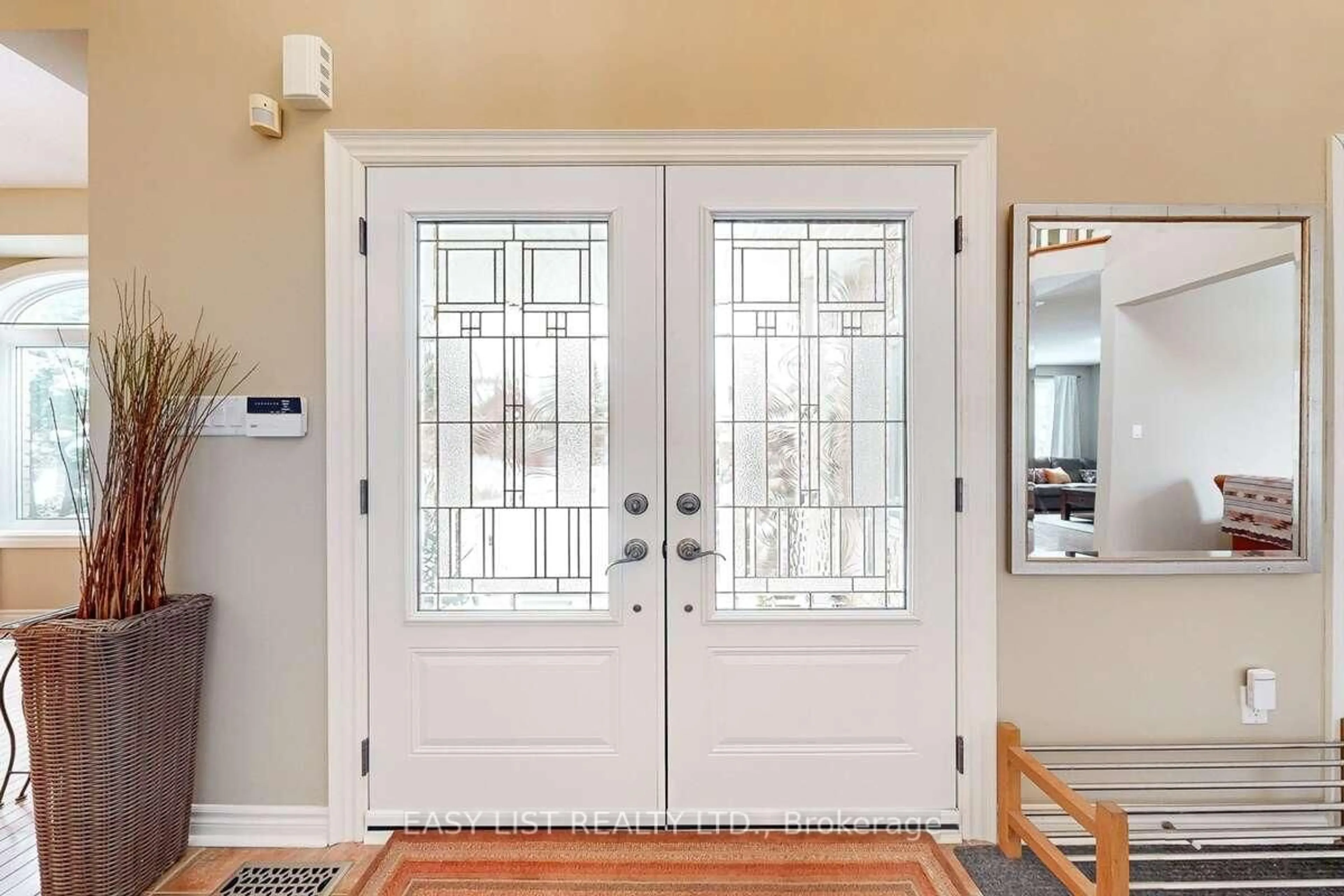 Indoor entryway for 37 Nevada Cres, Vaughan Ontario L6A 2V5