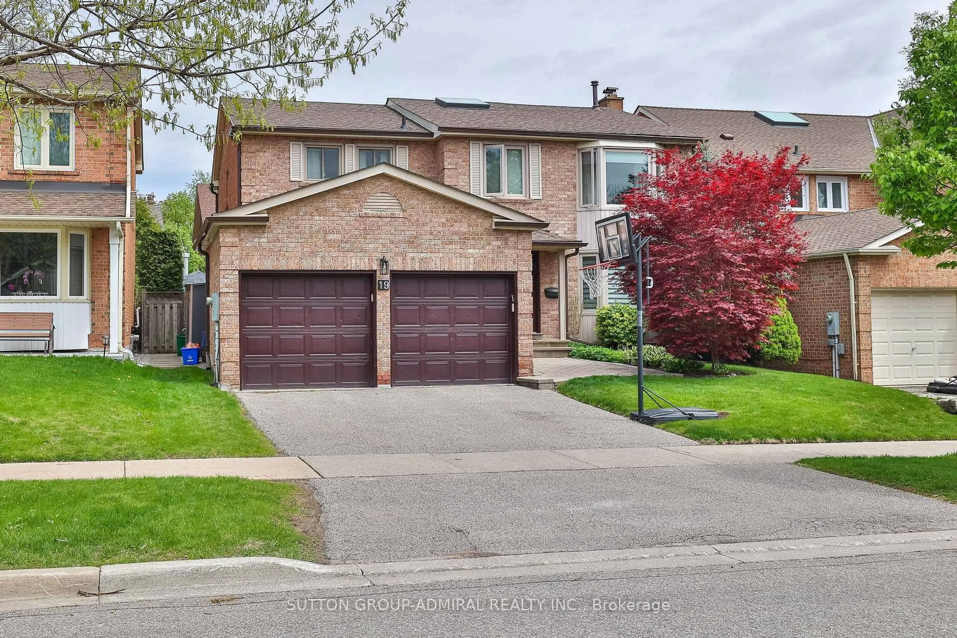 Home with brick exterior material, street for 19 Bevshire Circ, Vaughan Ontario L4J 5B3