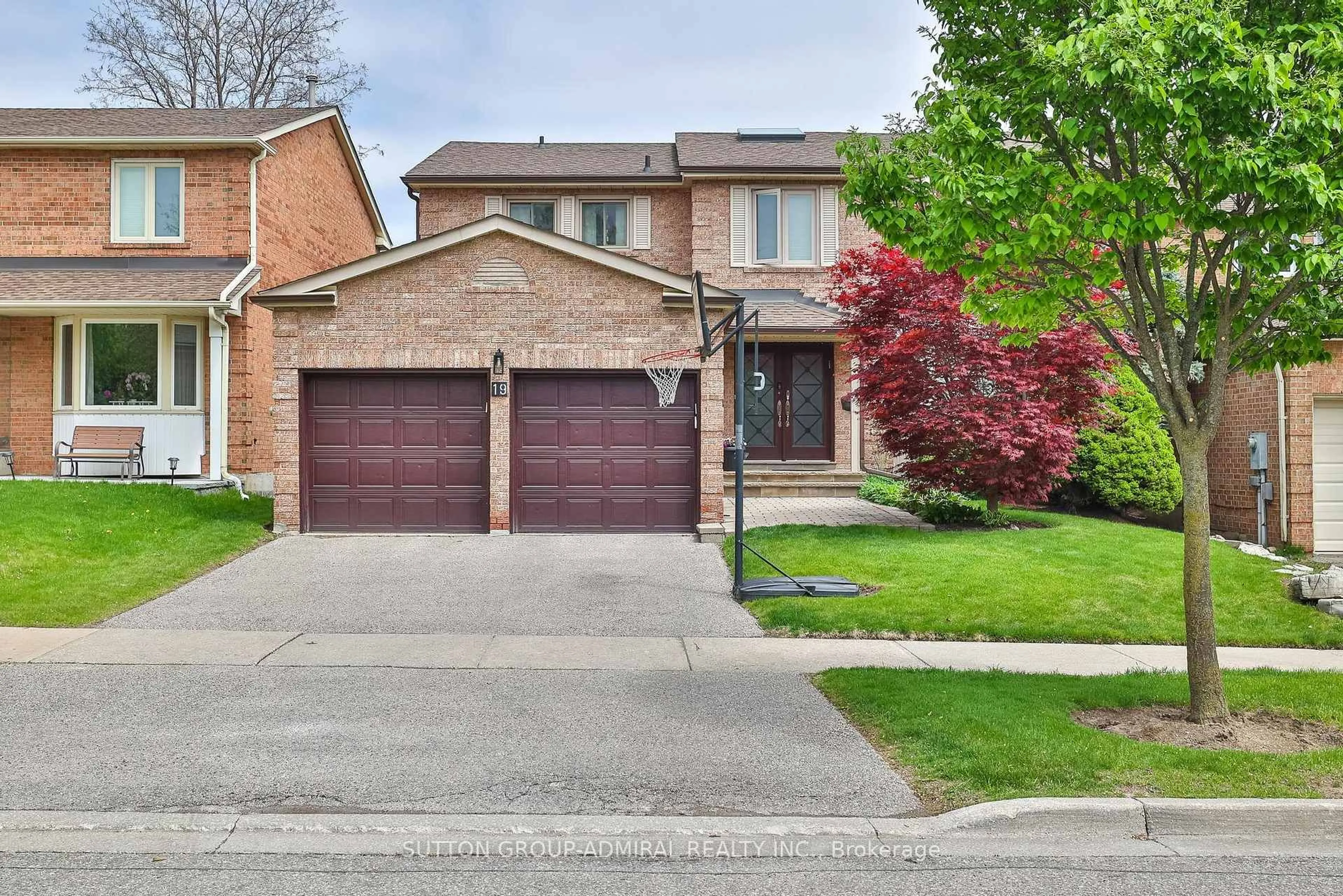 Home with brick exterior material, street for 19 Bevshire Circ, Vaughan Ontario L4J 5B3