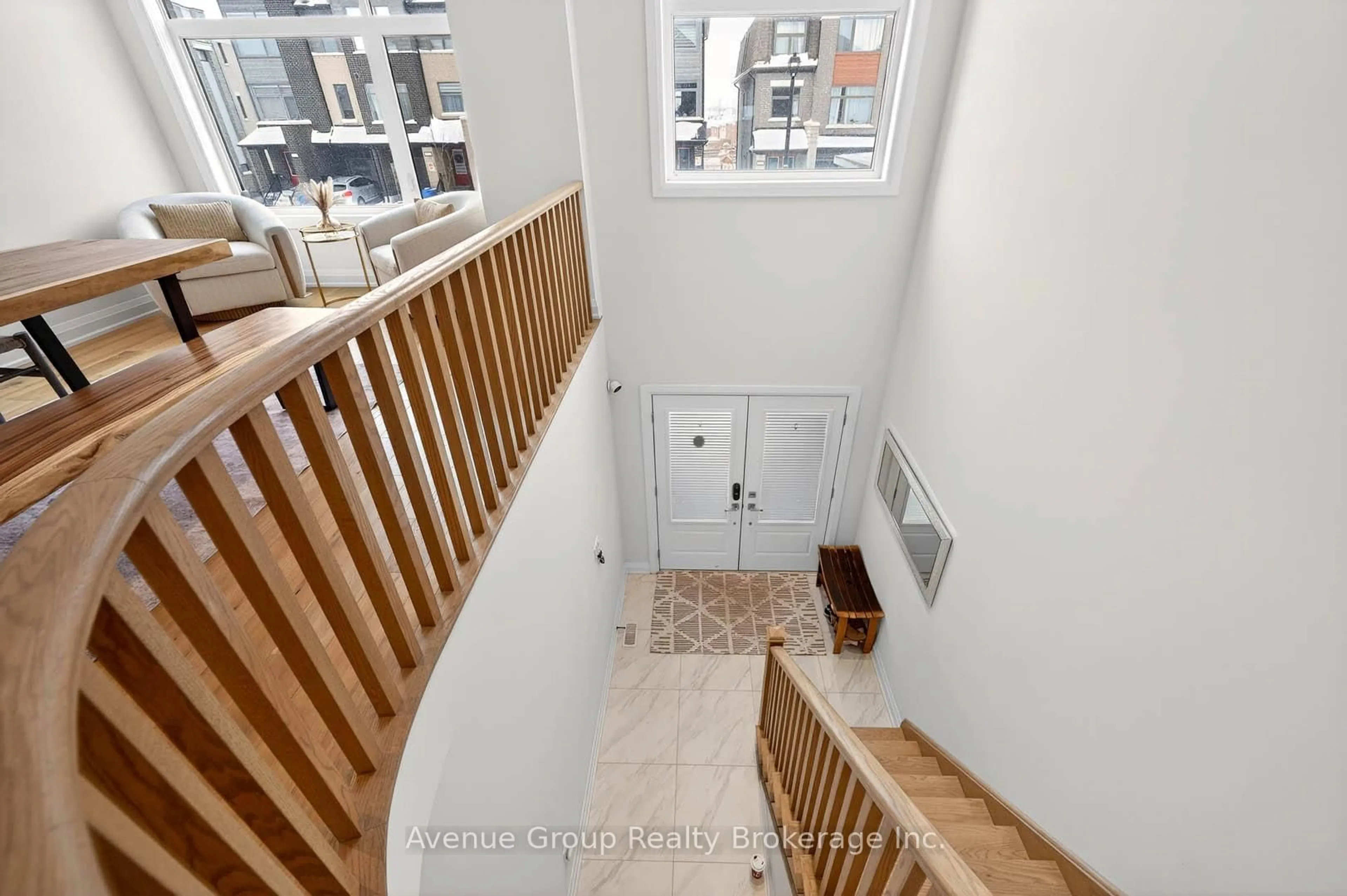 Stairs for 919 Isaac Phillips Way, Newmarket Ontario L3X 0M7