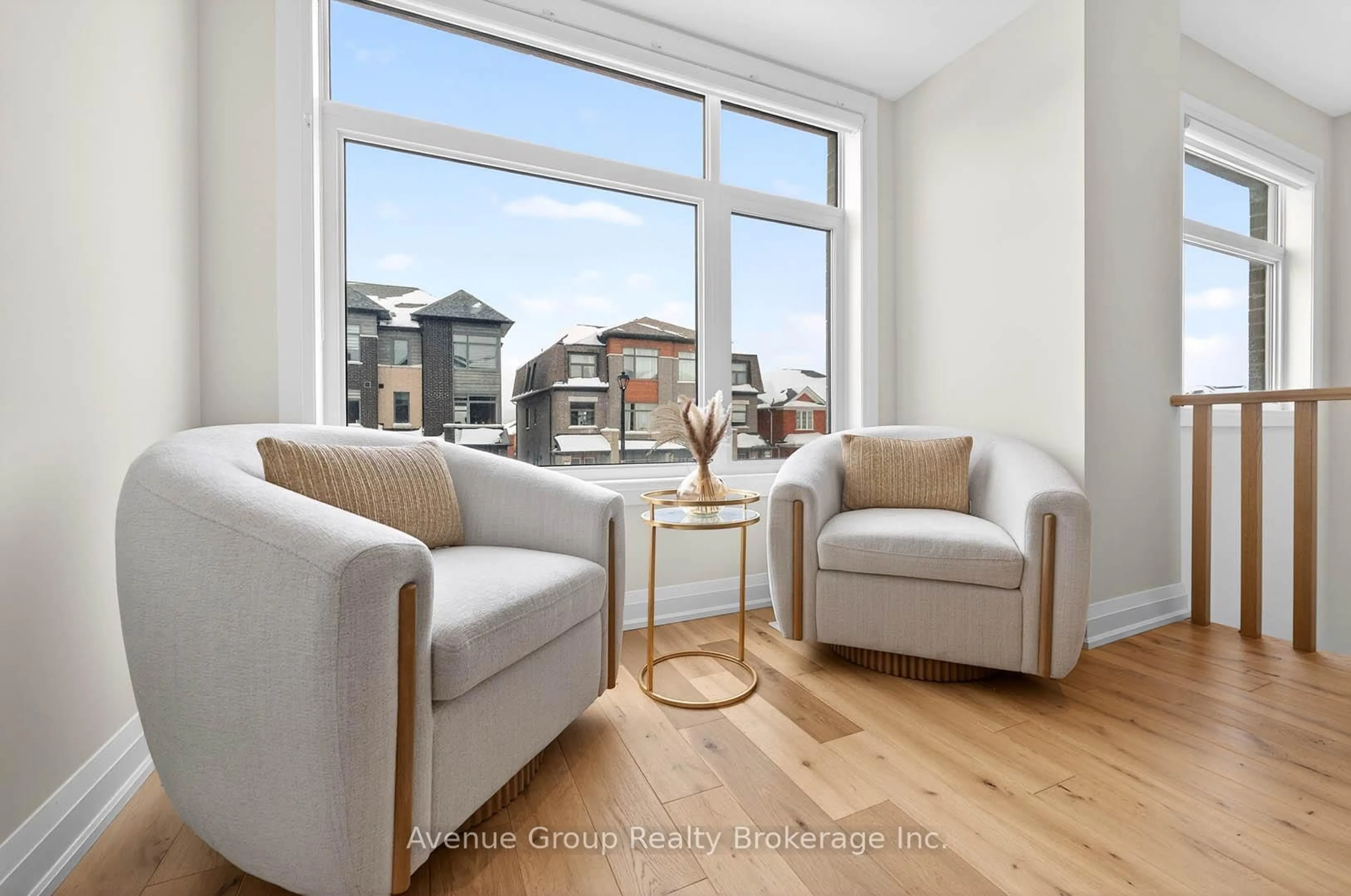 Living room with furniture, unknown for 919 Isaac Phillips Way, Newmarket Ontario L3X 0M7