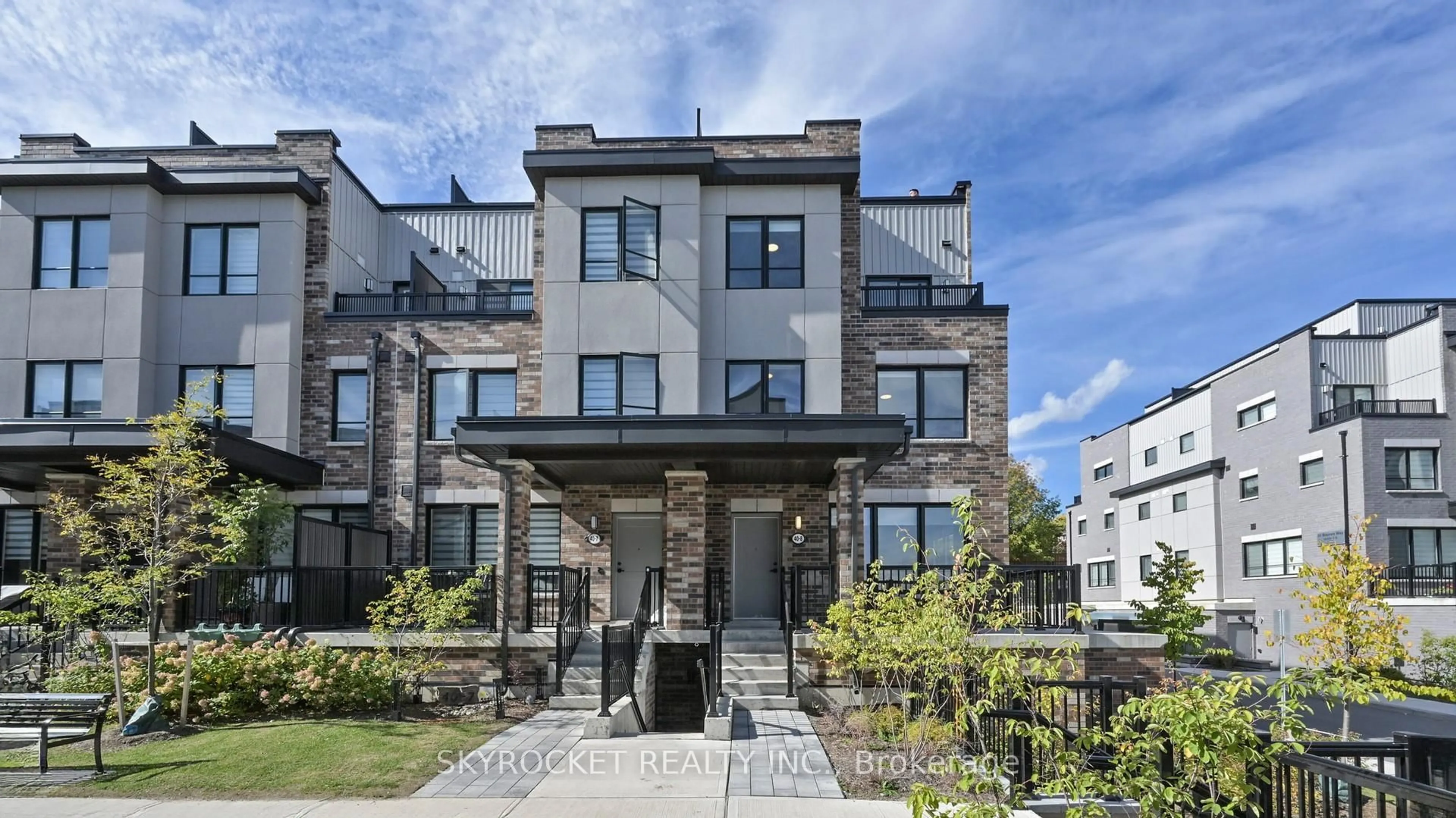 Home with brick exterior material, street for 40 Baynes Way #8, Bradford West Gwillimbury Ontario L3Z 4M4