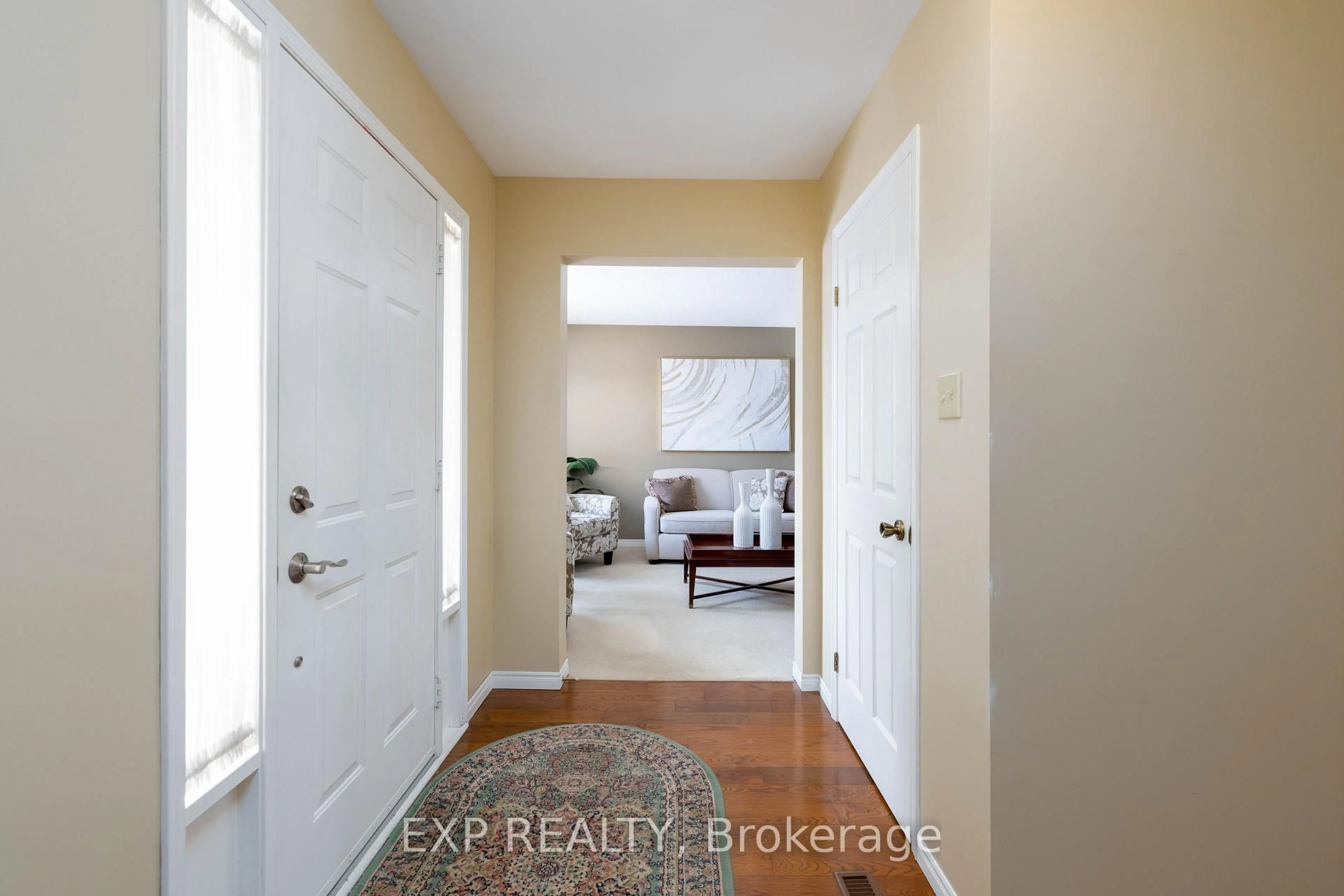 Indoor entryway for 200 Biscayne Blvd, Georgina Ontario L4P 3L5
