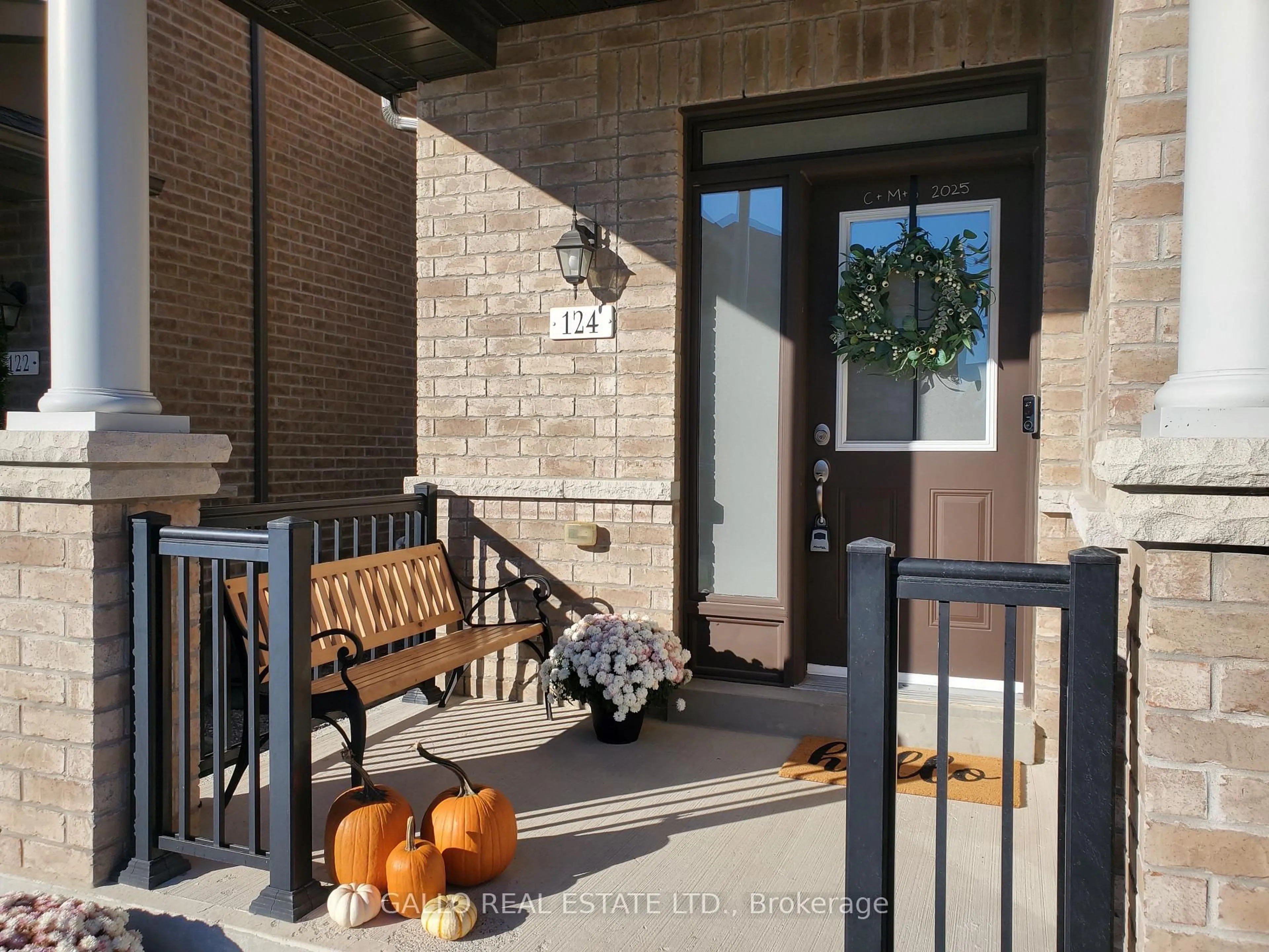 Indoor entryway for 124 Countryman Rd, East Gwillimbury Ontario L9N 0N8