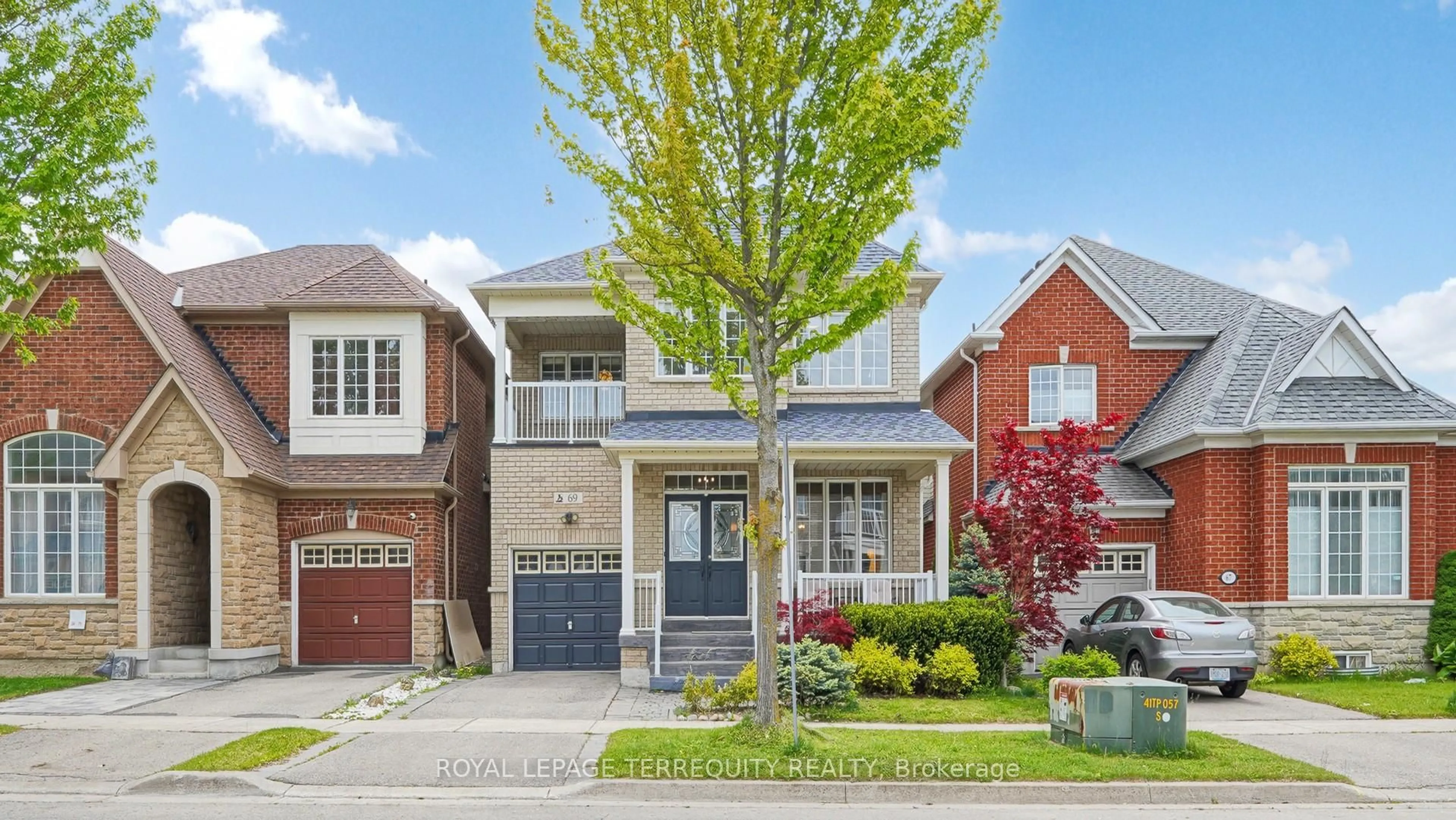 Home with brick exterior material, street for 69 Vine Cliff Blvd, Markham Ontario L6C 3E2