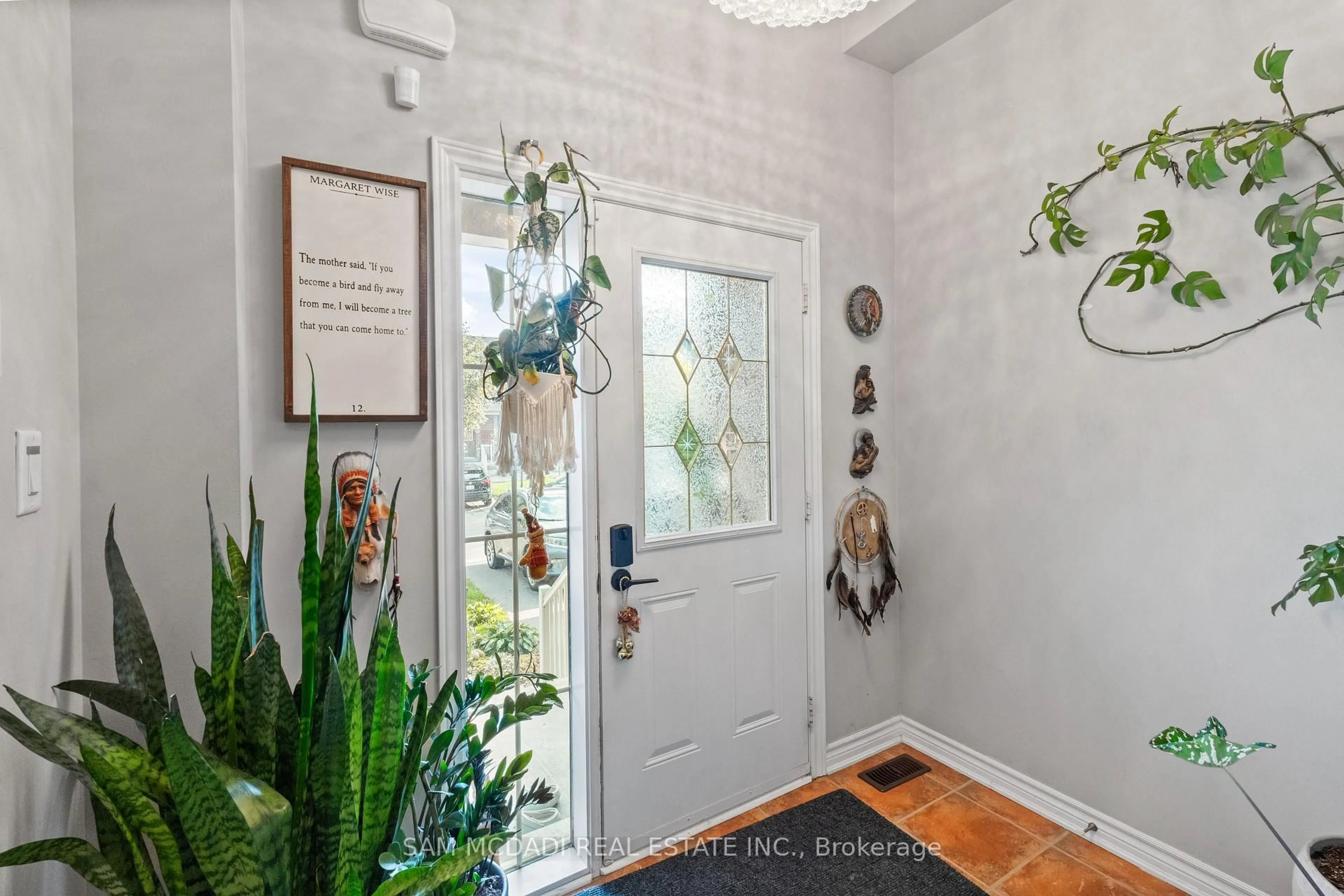 Indoor entryway for 30 Zachary Pl, Vaughan Ontario L4H 0C2