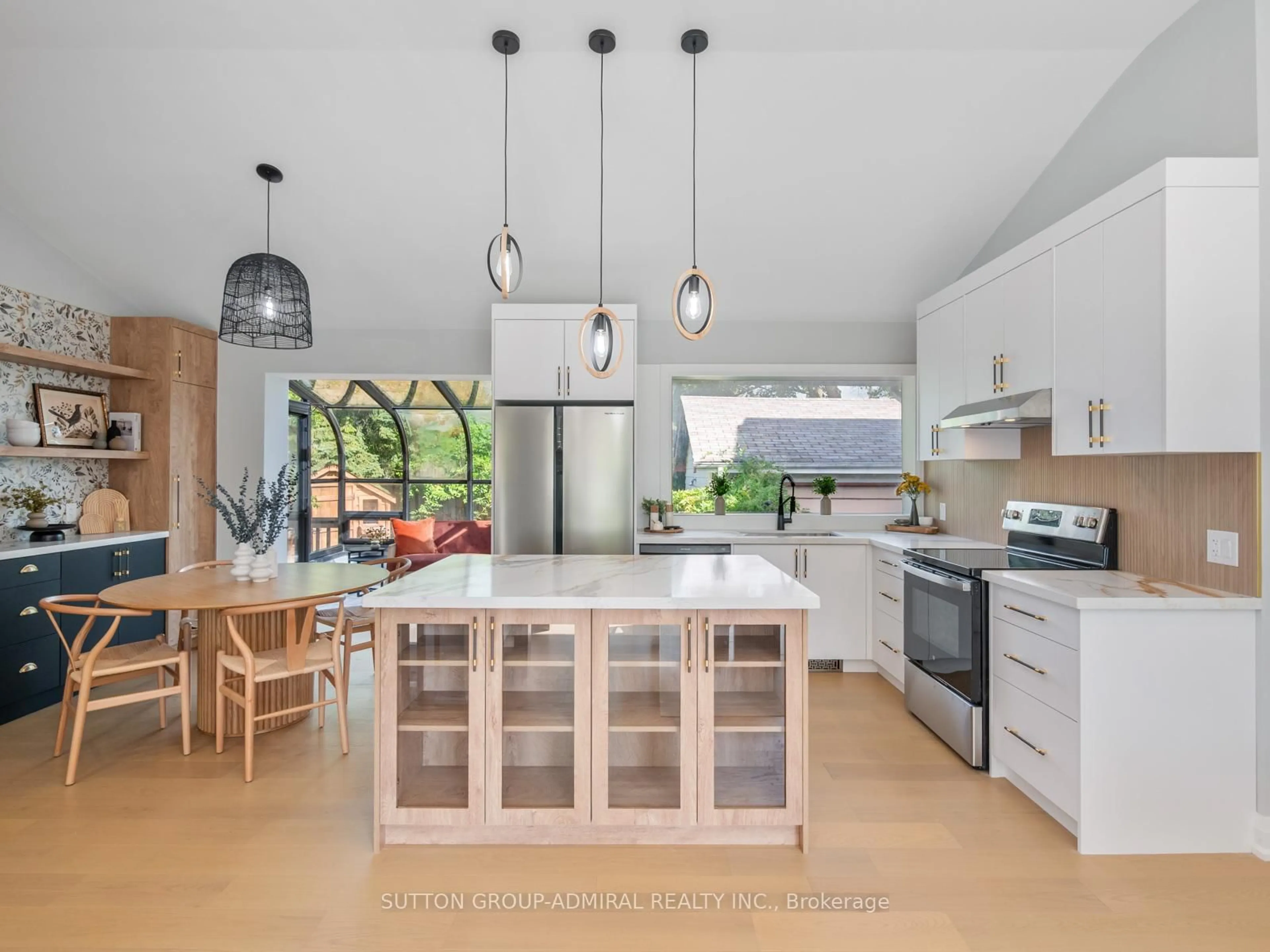 Contemporary kitchen, unknown for 393 Paliser Cres, Richmond Hill Ontario L4C 1S2