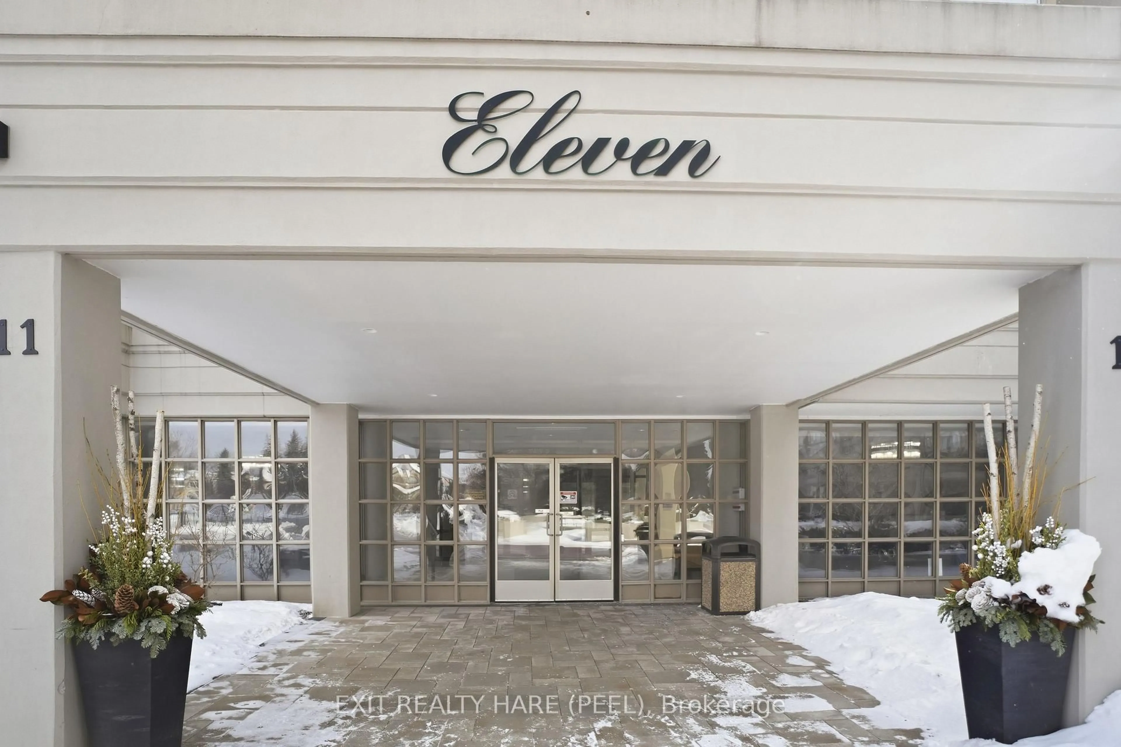 Indoor foyer for 11 Townsgate Dr #618, Vaughan Ontario L4J 8G4