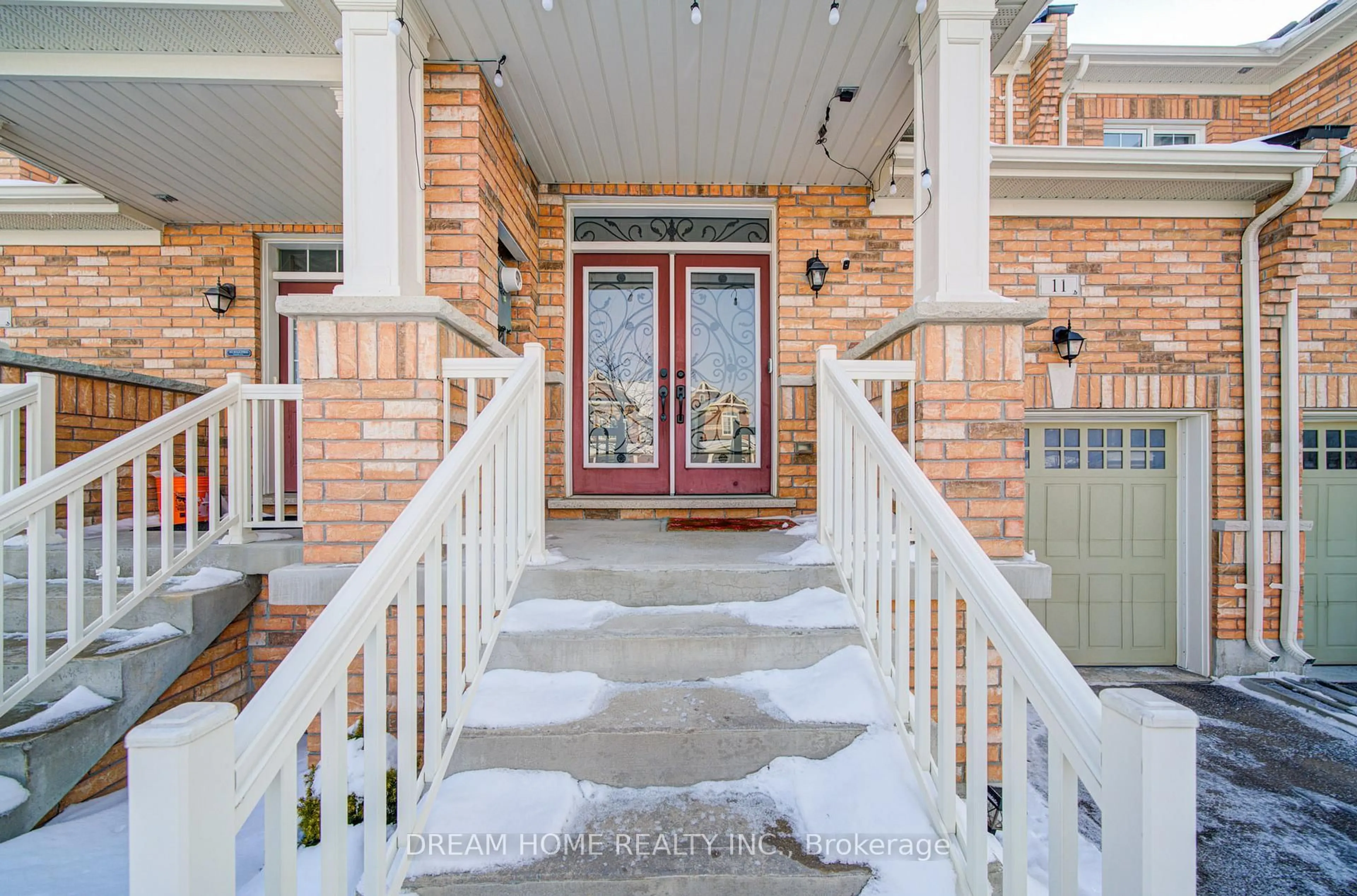 Indoor entryway for 11 Homer Cres, Aurora Ontario L4G 1B7