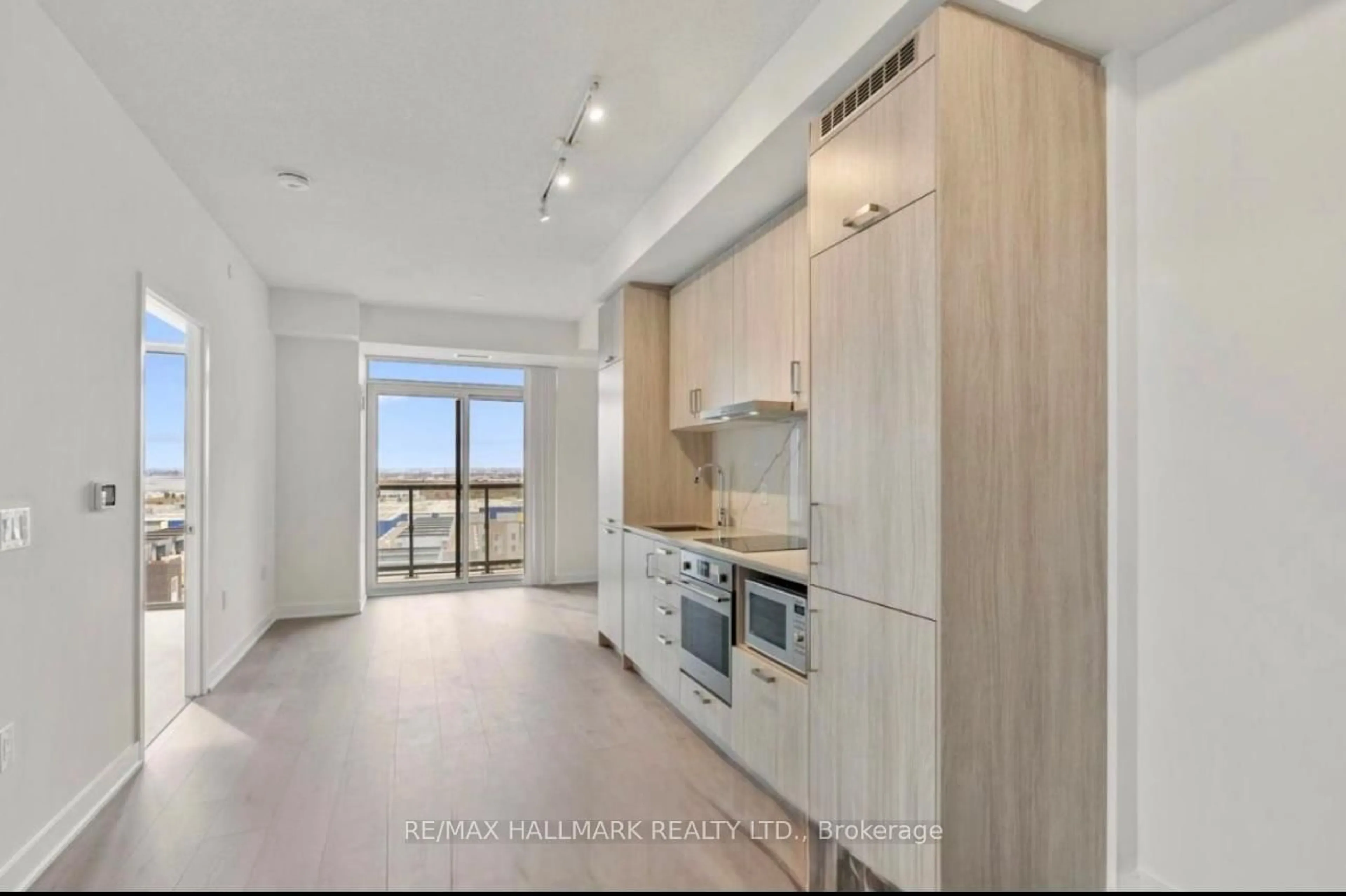 Unknown for 60 Honeycrisp Cres #820, Vaughan Ontario L4K 0N5