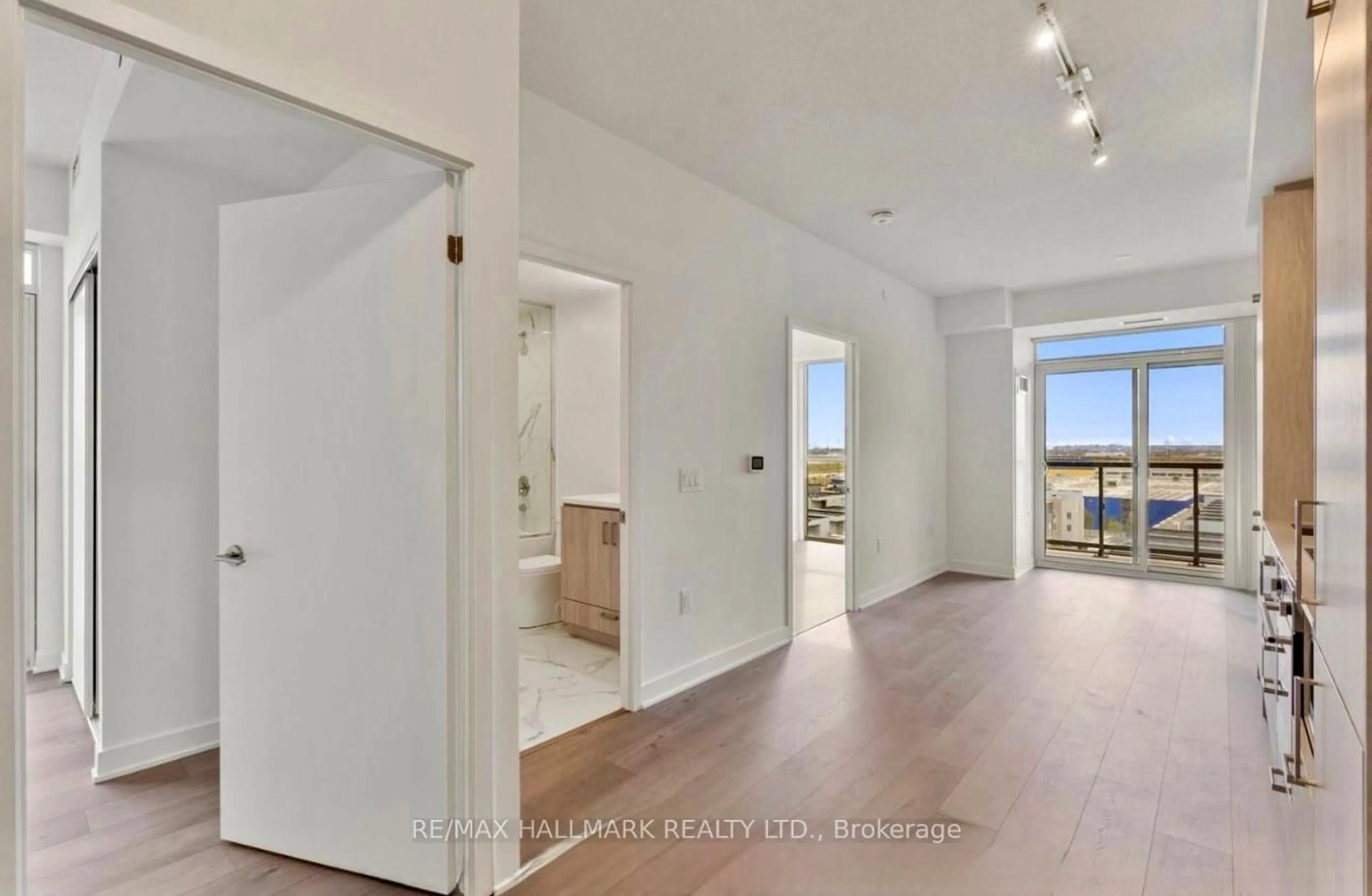 Unknown for 60 Honeycrisp Cres #820, Vaughan Ontario L4K 0N5