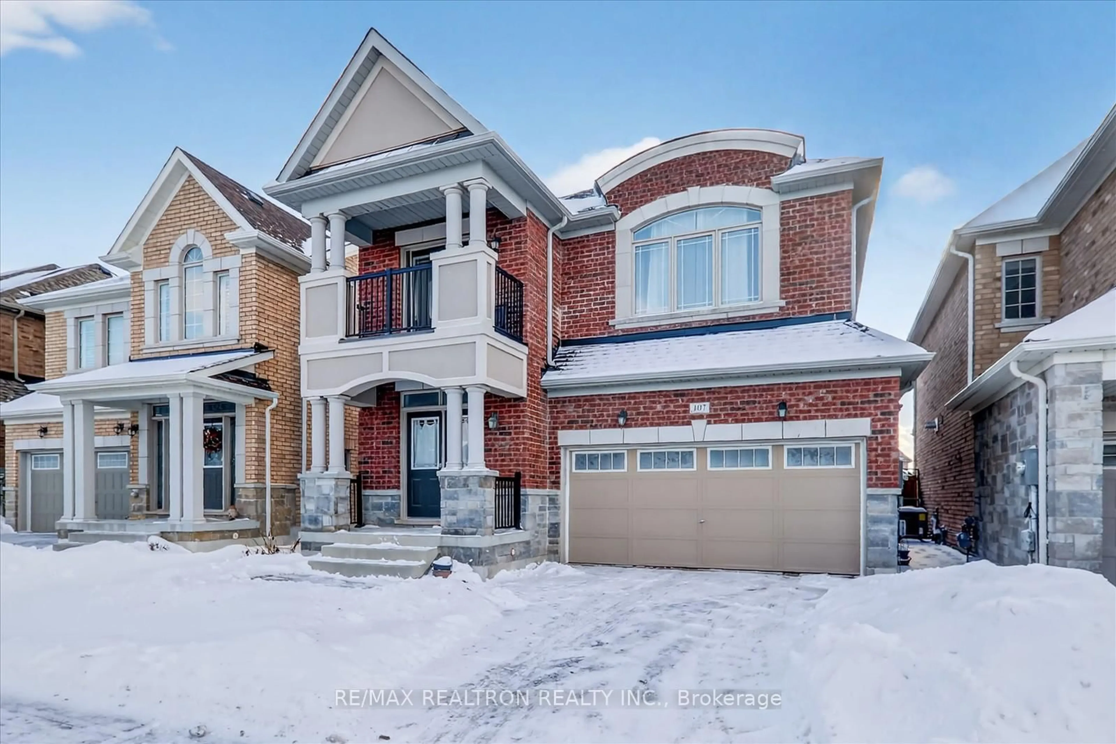 Home with brick exterior material, street for 107 Walter English Dr, East Gwillimbury Ontario L9N 0S1