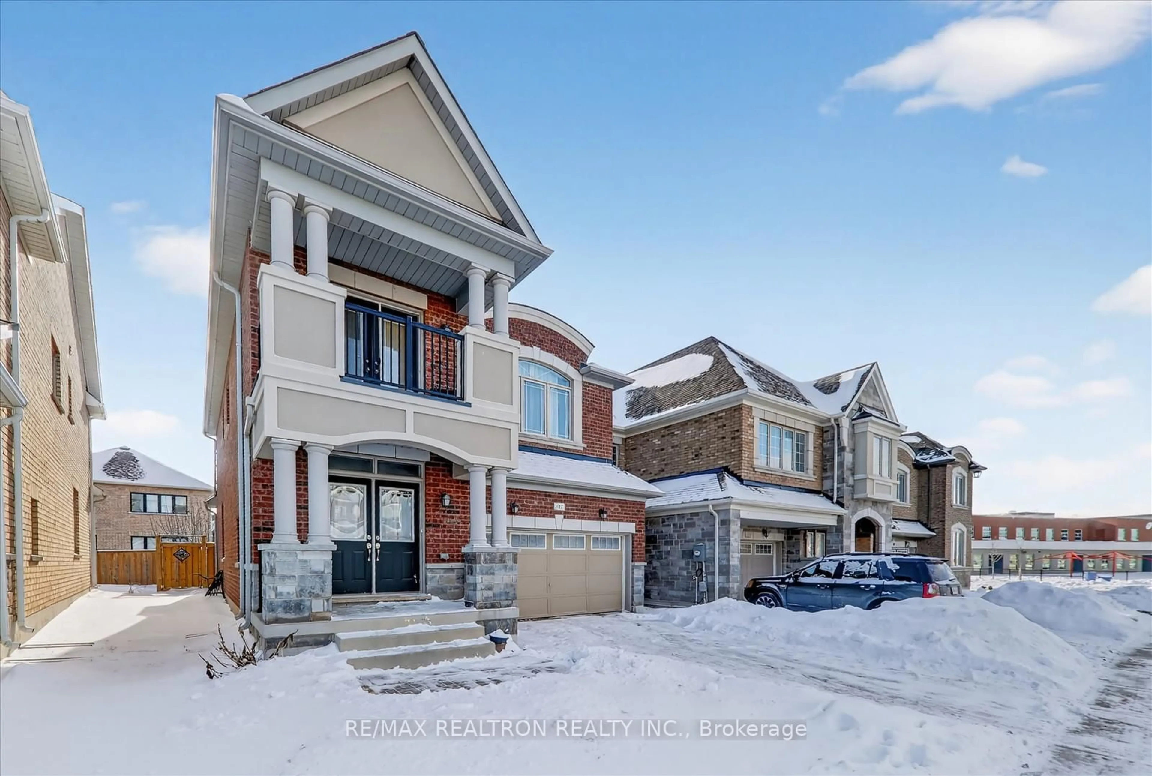 Unknown for 107 Walter English Dr, East Gwillimbury Ontario L9N 0S1