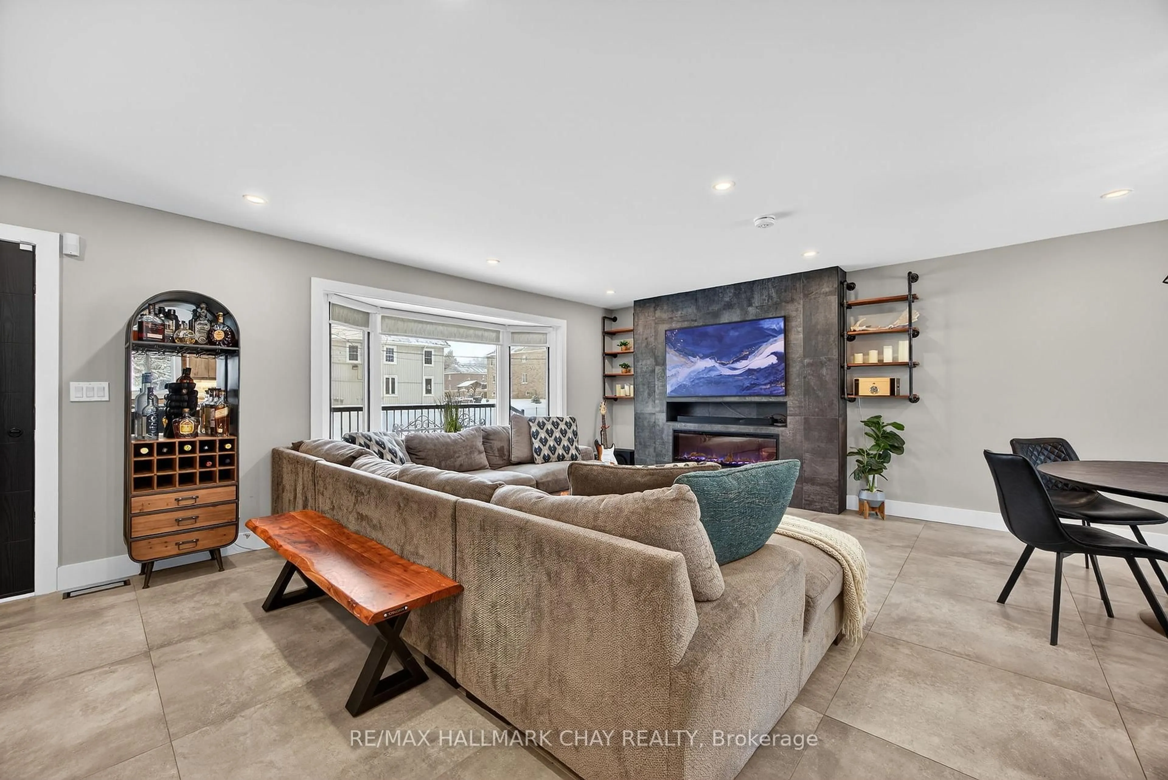 Unknown for 1386 Gilford Rd, Innisfil Ontario L0L 1R0