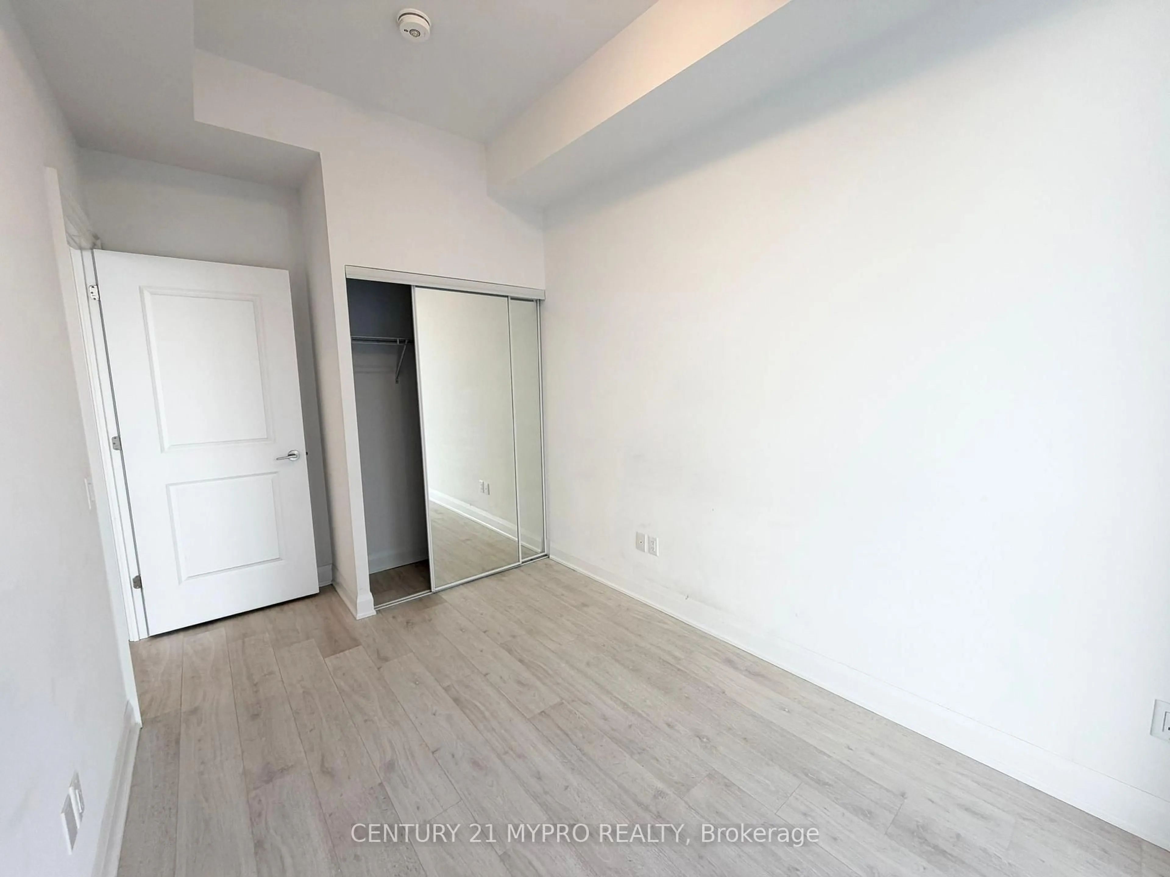 A pic of a room for 10 Gatineau Dr #1605, Vaughan Ontario L4J 0L2