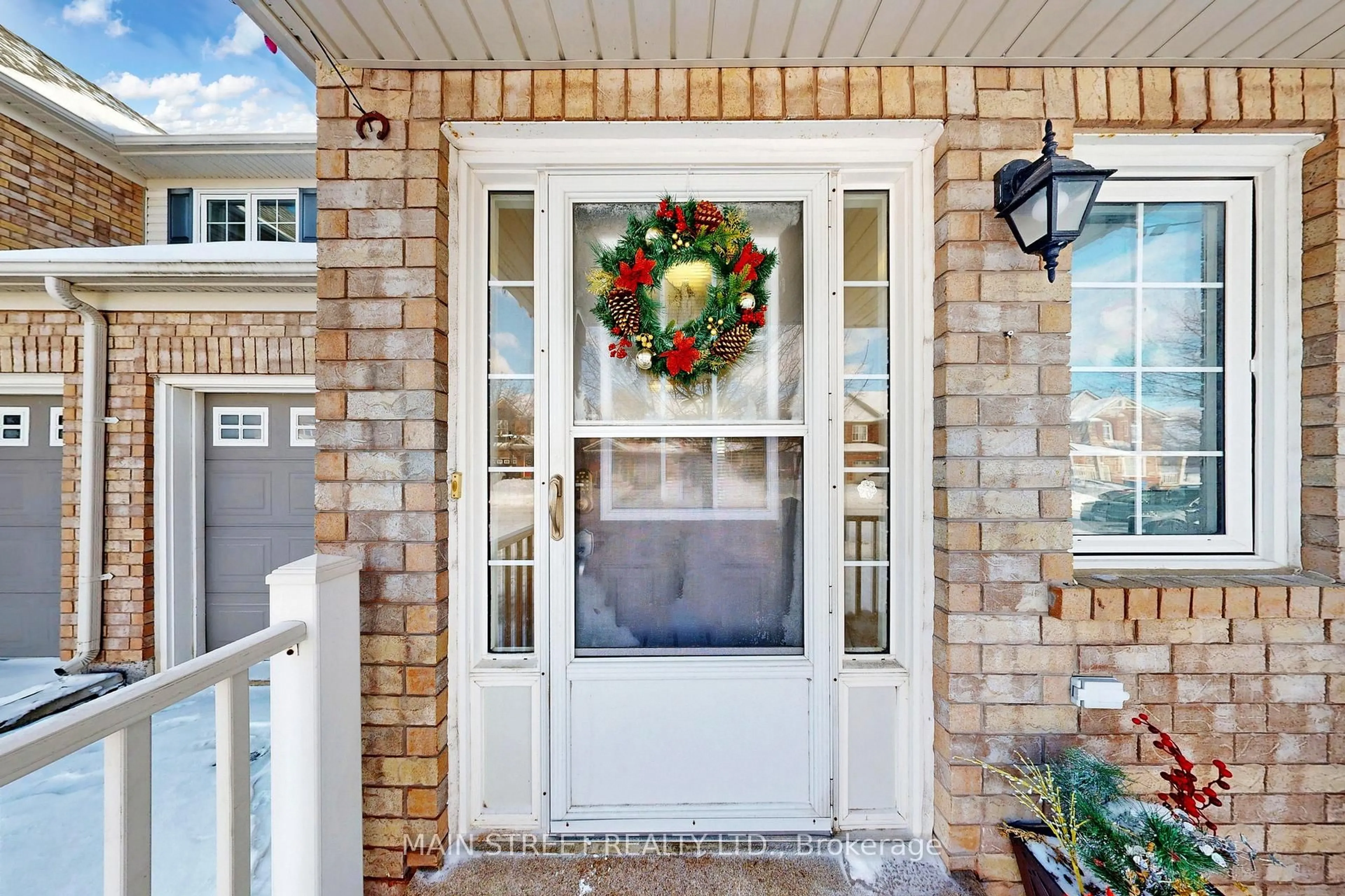 Indoor entryway for 20 Dougherty Cres, Whitchurch-Stouffville Ontario L4A 0A6