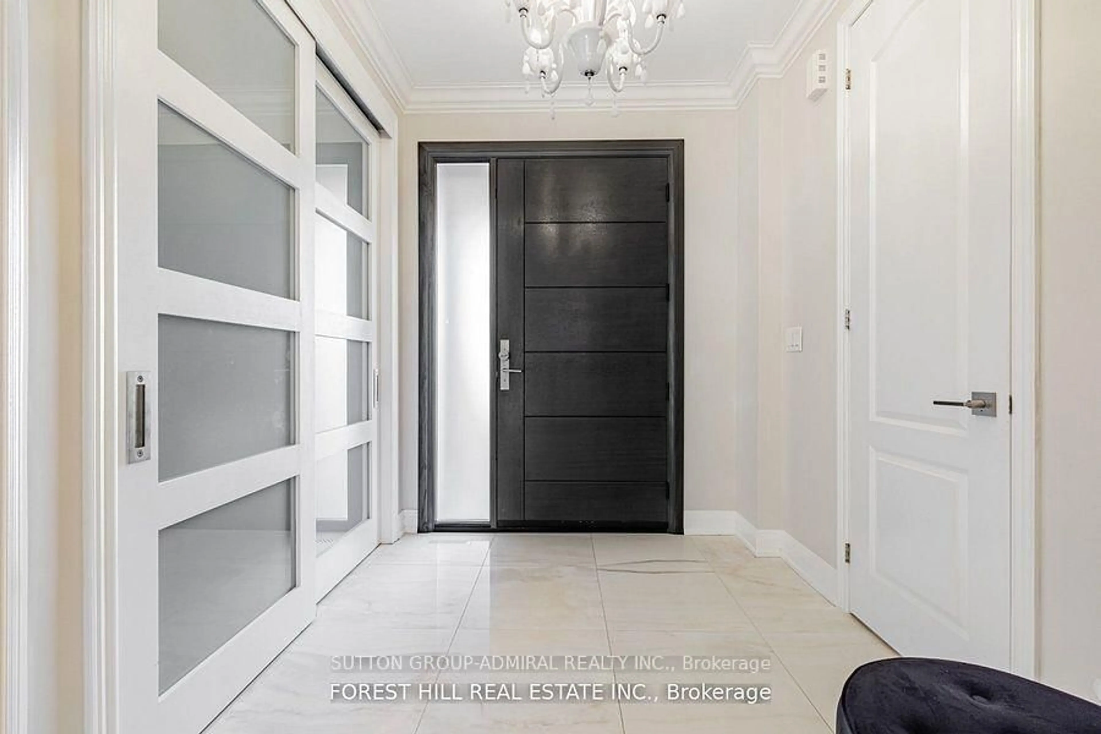 Indoor foyer for 18 William Bowes Blvd, Vaughan Ontario L6A 4B1