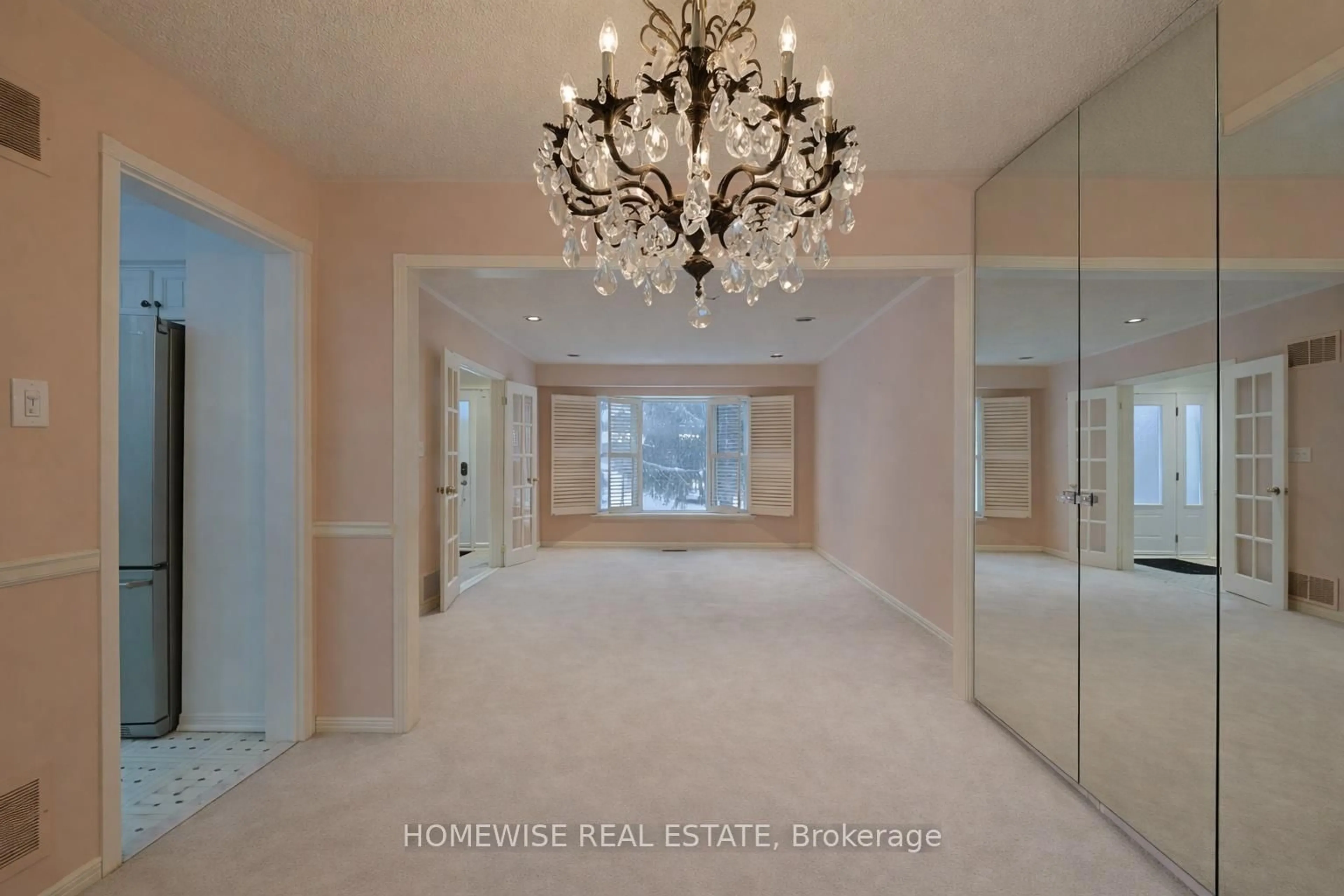 Indoor foyer for 22 Cobblestone Dr, Markham Ontario L3T 4E4