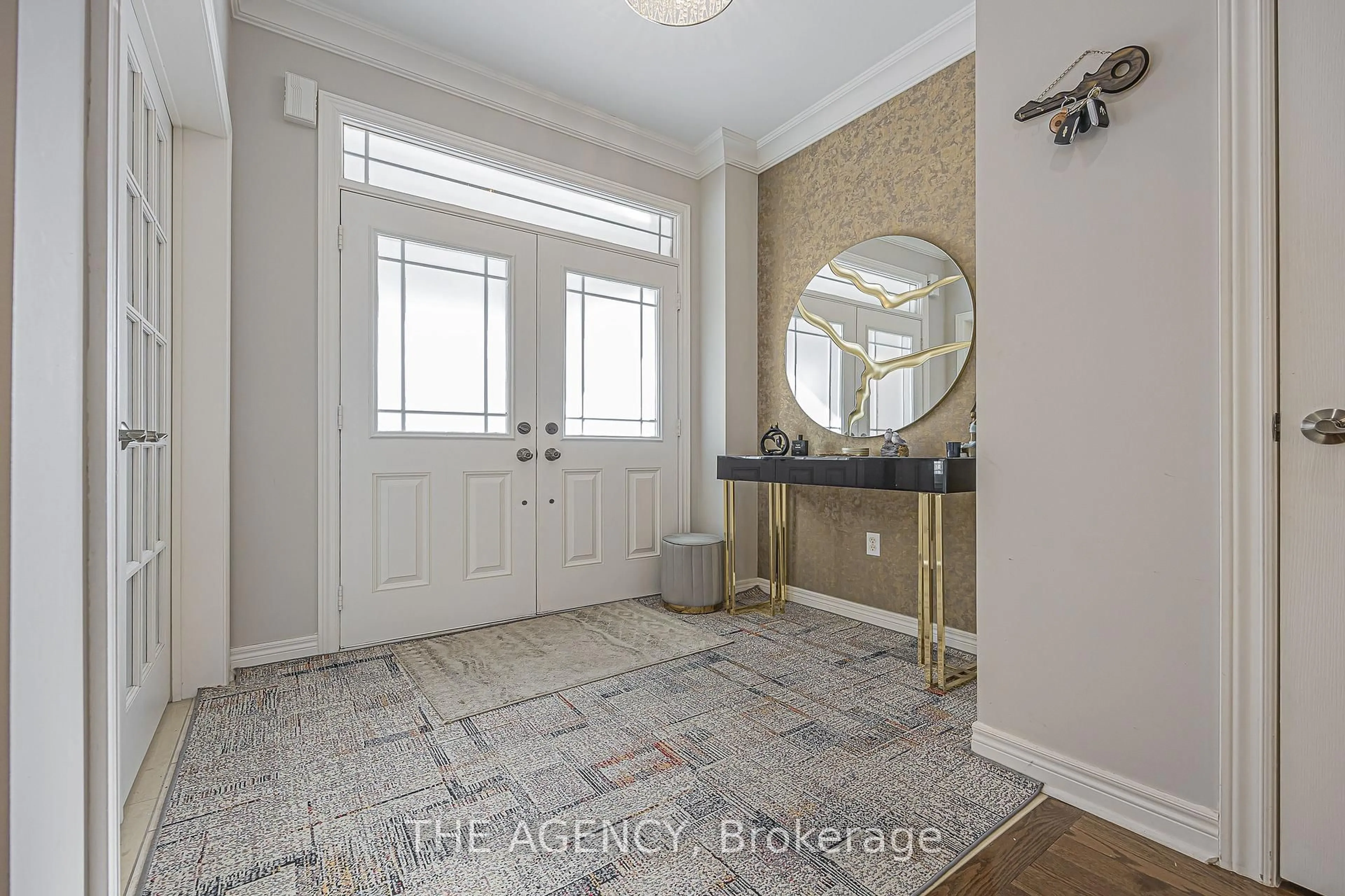 Indoor entryway for 48 Tonner Cres, Aurora Ontario L4G 0G6