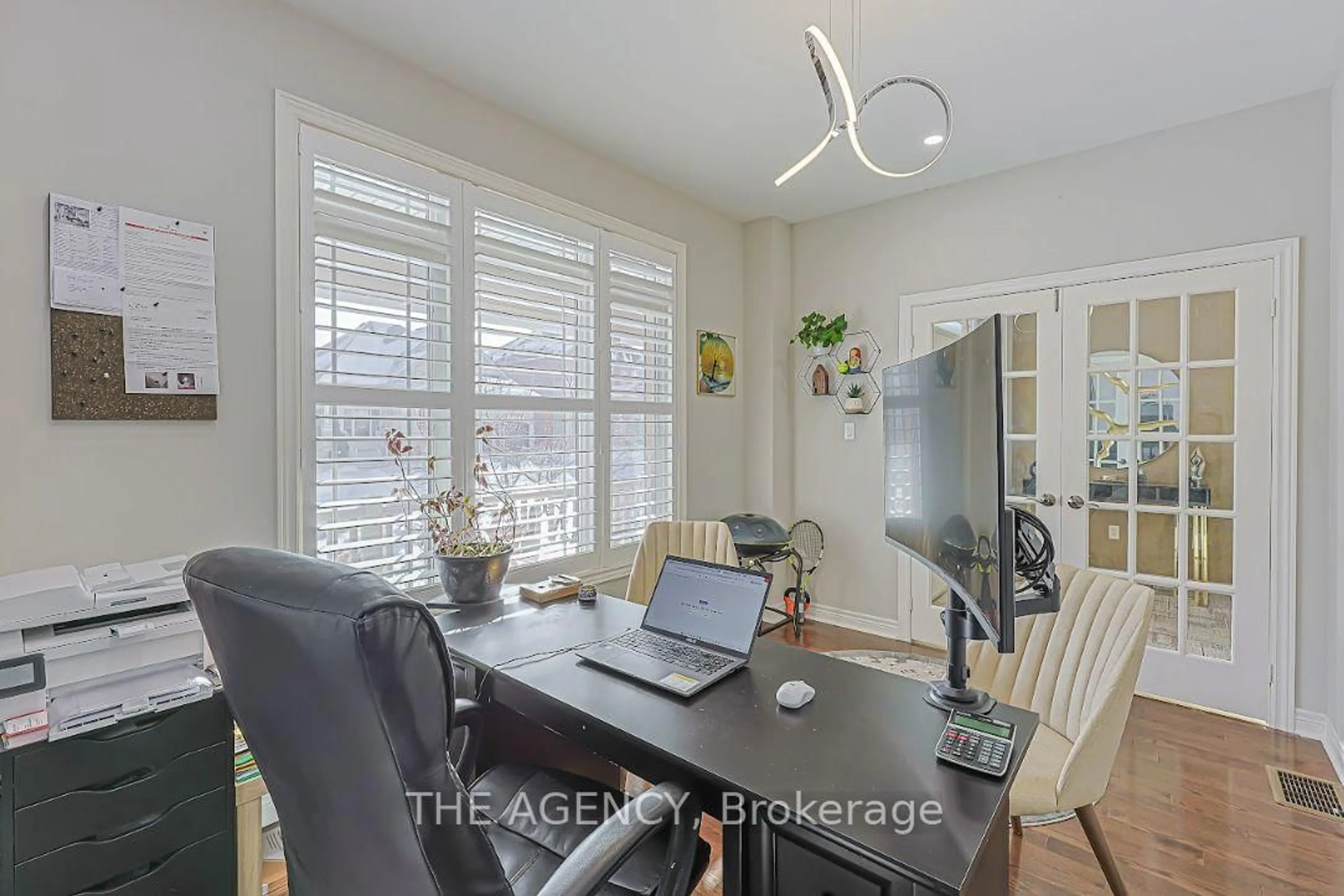 A pic of a room for 48 Tonner Cres, Aurora Ontario L4G 0G6