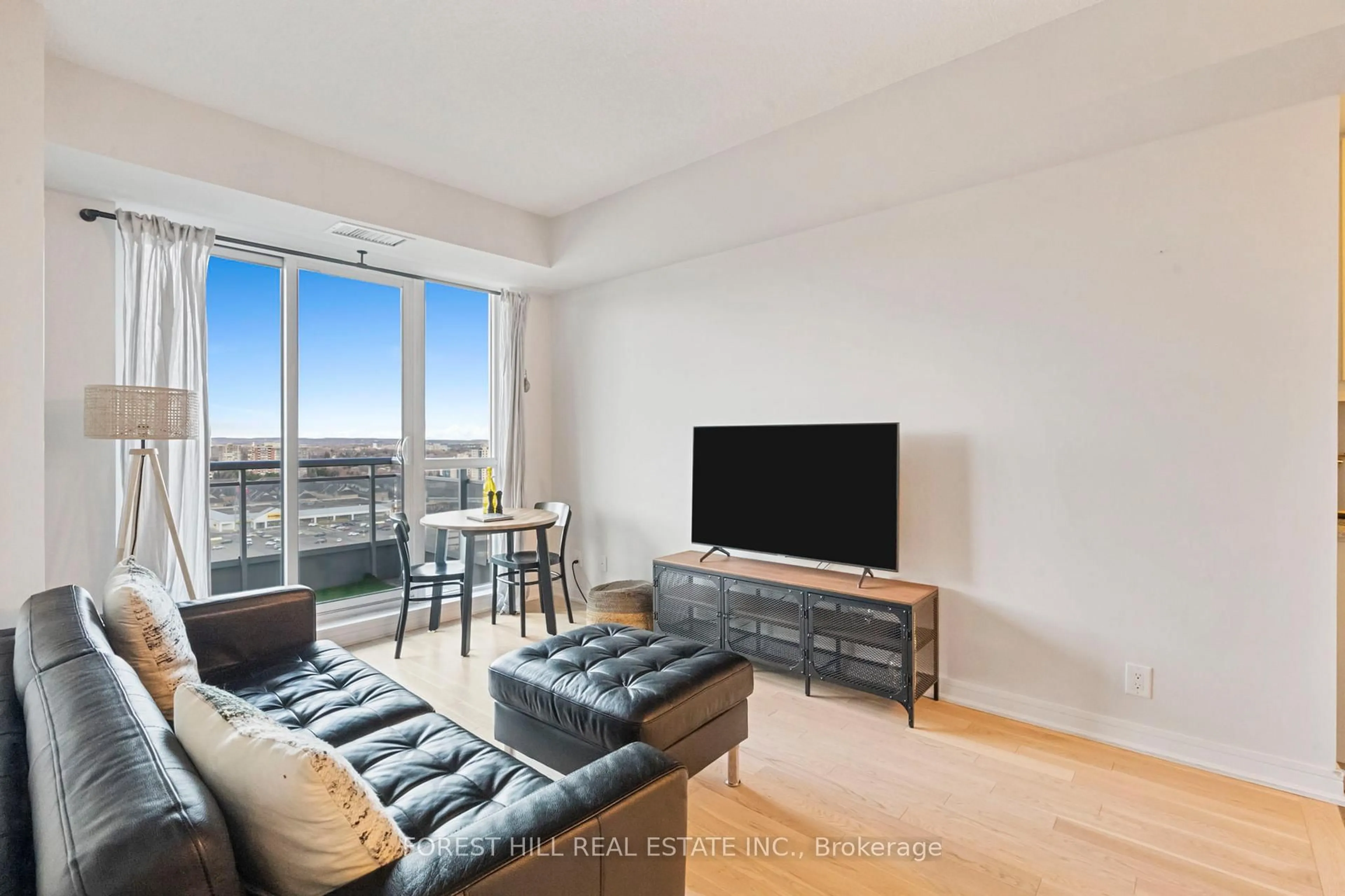 Living room with furniture, unknown for 9201 Yonge St #1501, Richmond Hill Ontario L4C 6Z2