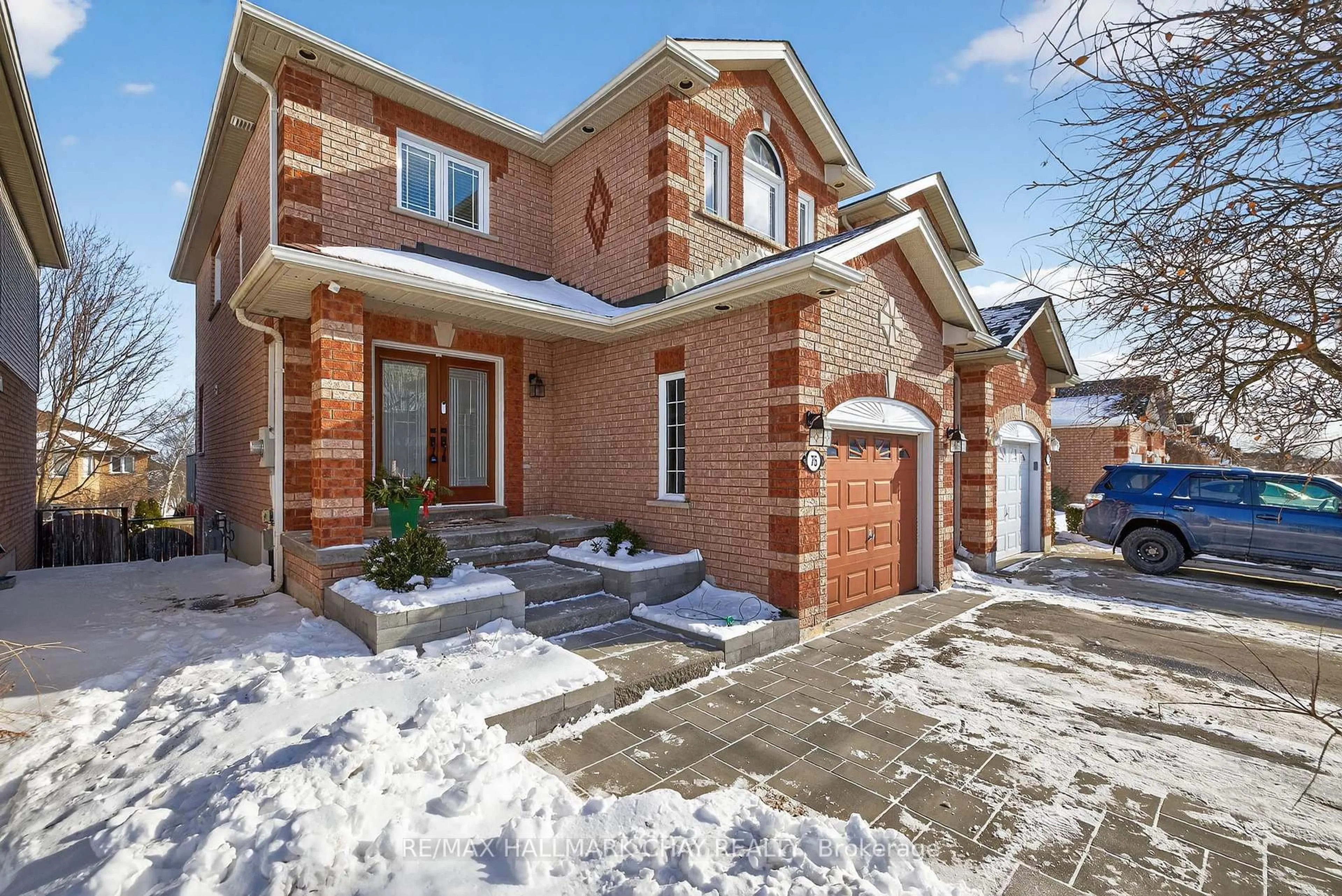 Home with brick exterior material, street for 75 Smith St, Bradford West Gwillimbury Ontario L3Z 3E3