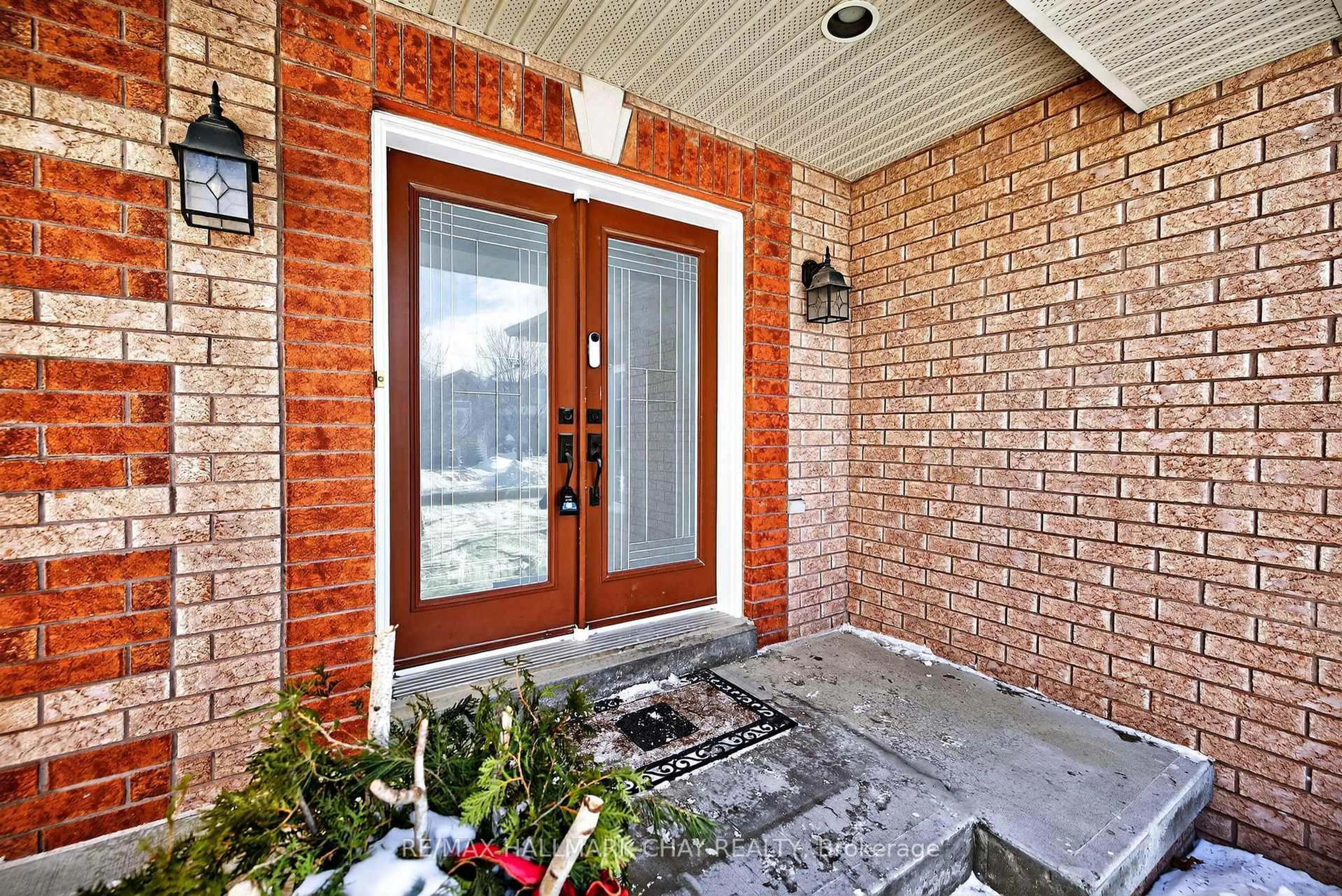 Home with brick exterior material, street for 75 Smith St, Bradford West Gwillimbury Ontario L3Z 3E3