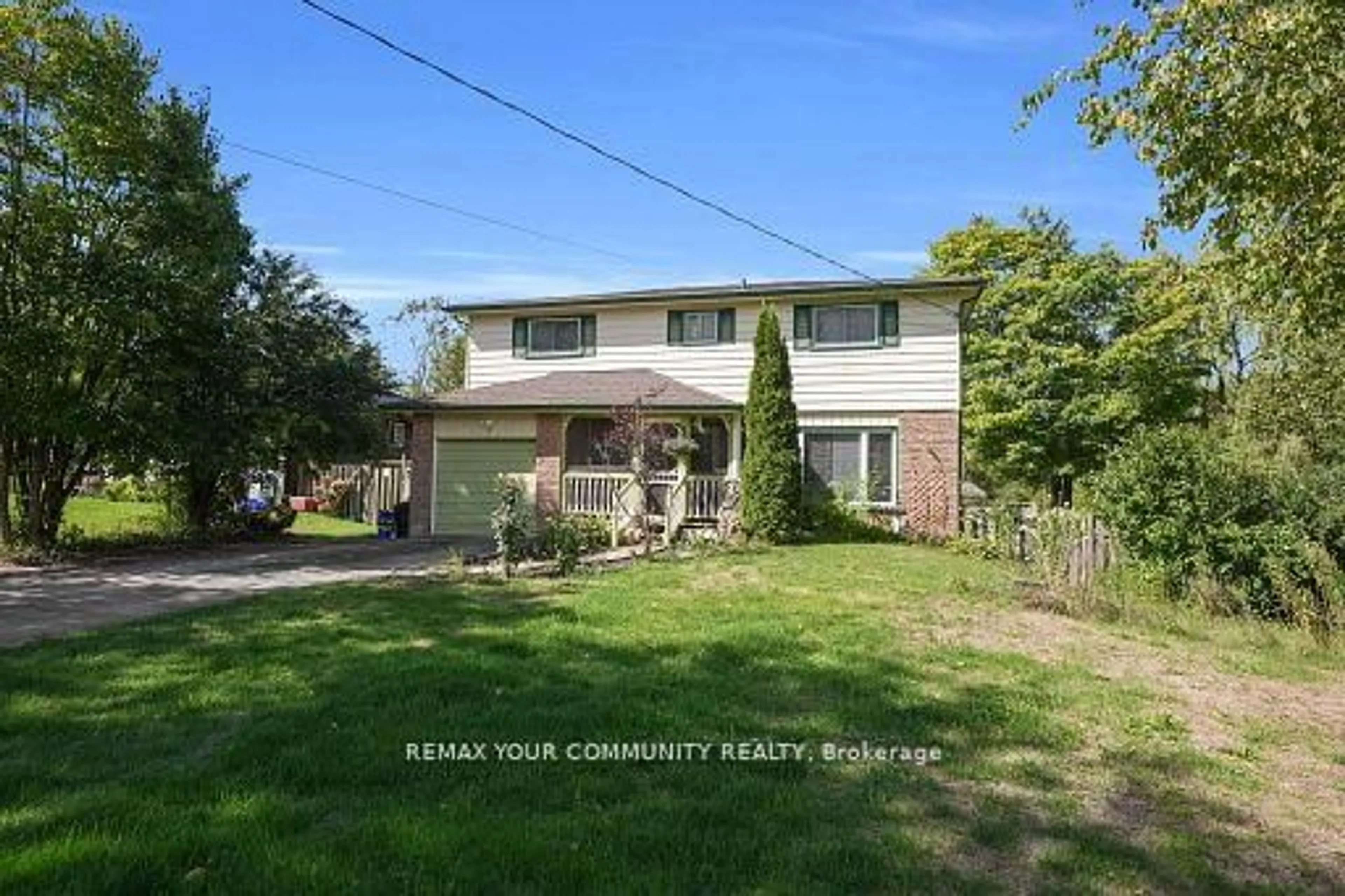 A pic from outside/outdoor area/front of a property/back of a property/a pic from drone, street for 44 Beaverdale Cres, Georgina Ontario L0E 1N0