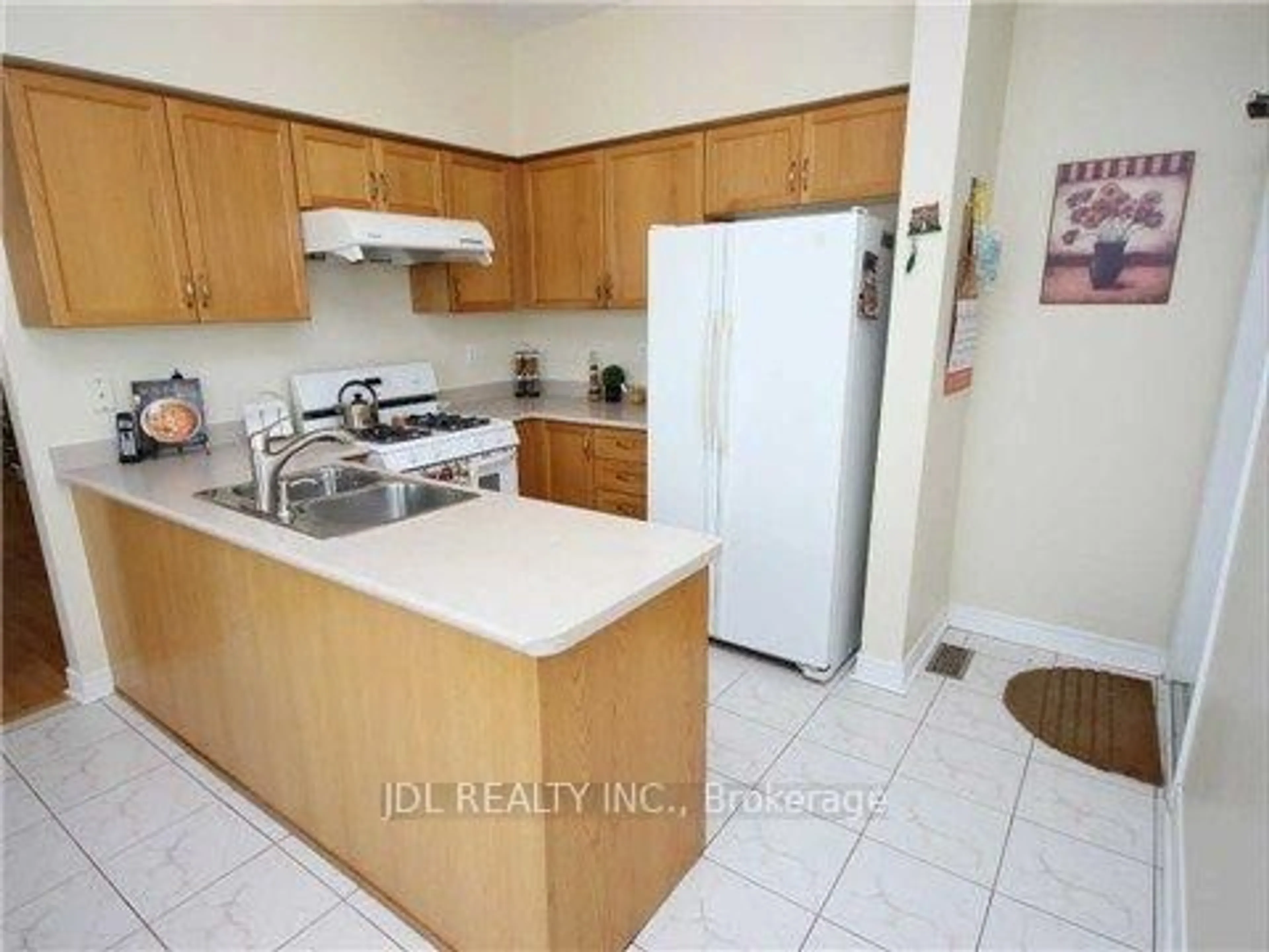 Standard kitchen, unknown for 1919 Bur Oak Ave, Markham Ontario L6E 1W3