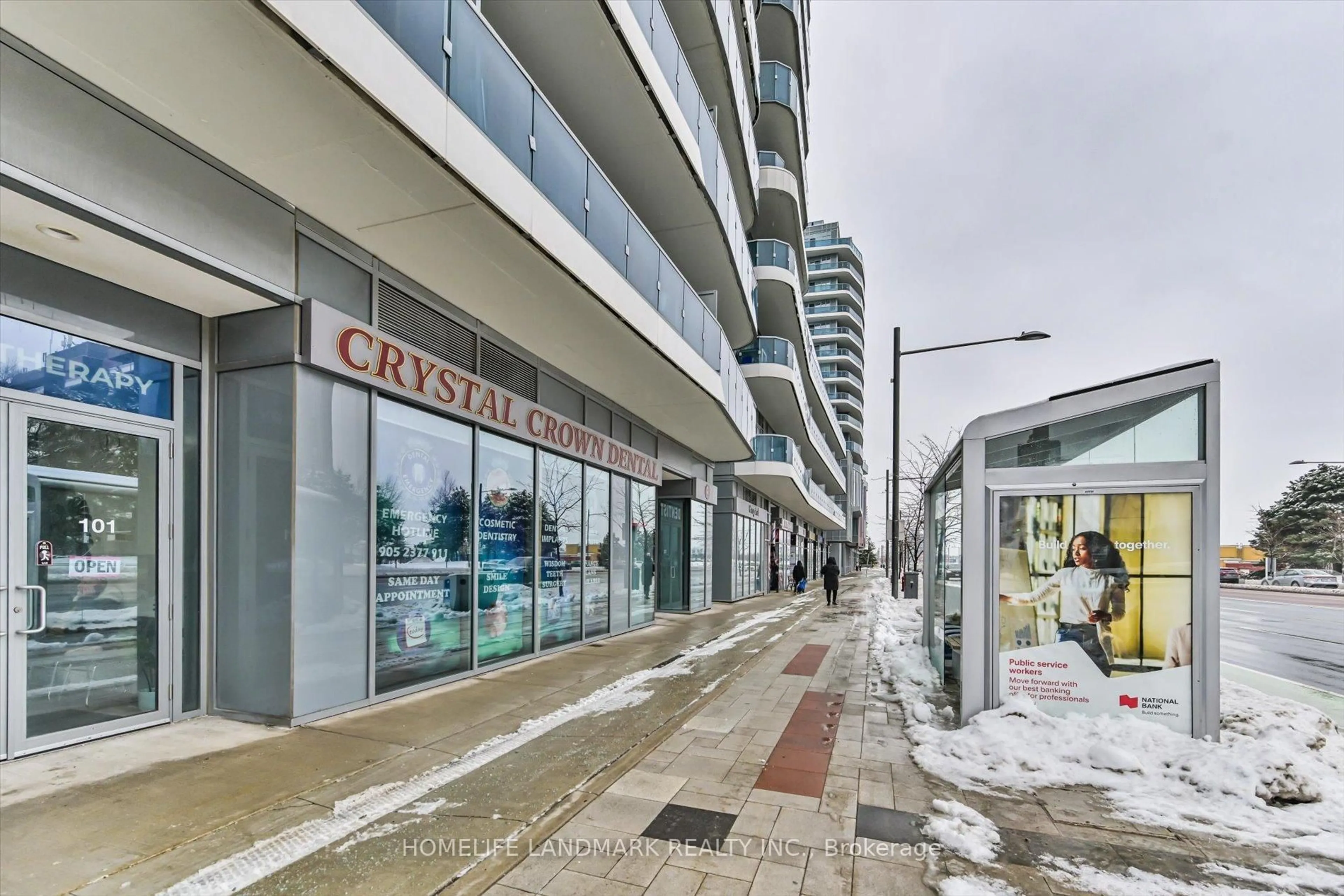 Indoor foyer for 9471 Yonge St #Lph20, Richmond Hill Ontario L4C 1V4