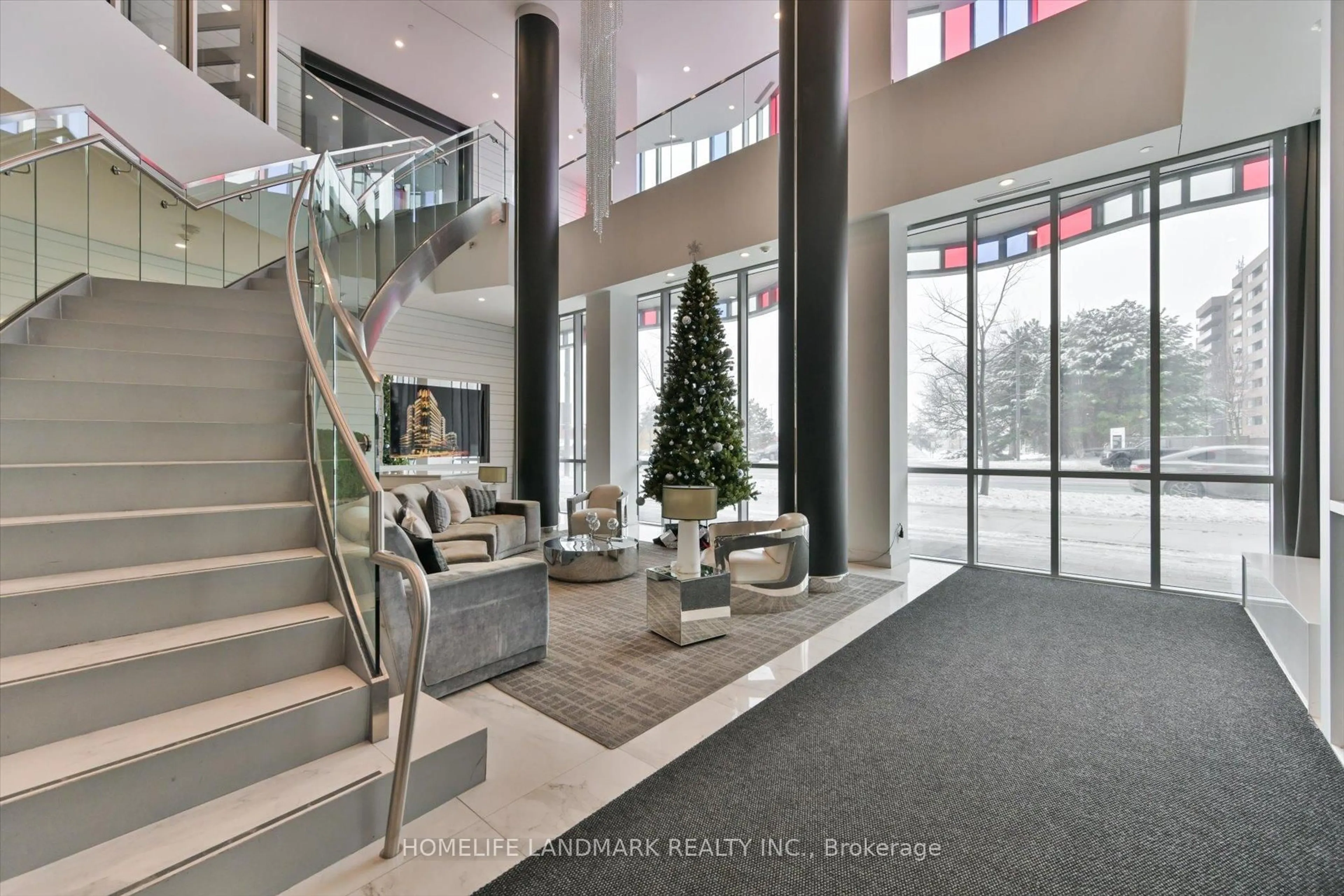 Indoor foyer for 9471 Yonge St #Lph20, Richmond Hill Ontario L4C 1V4
