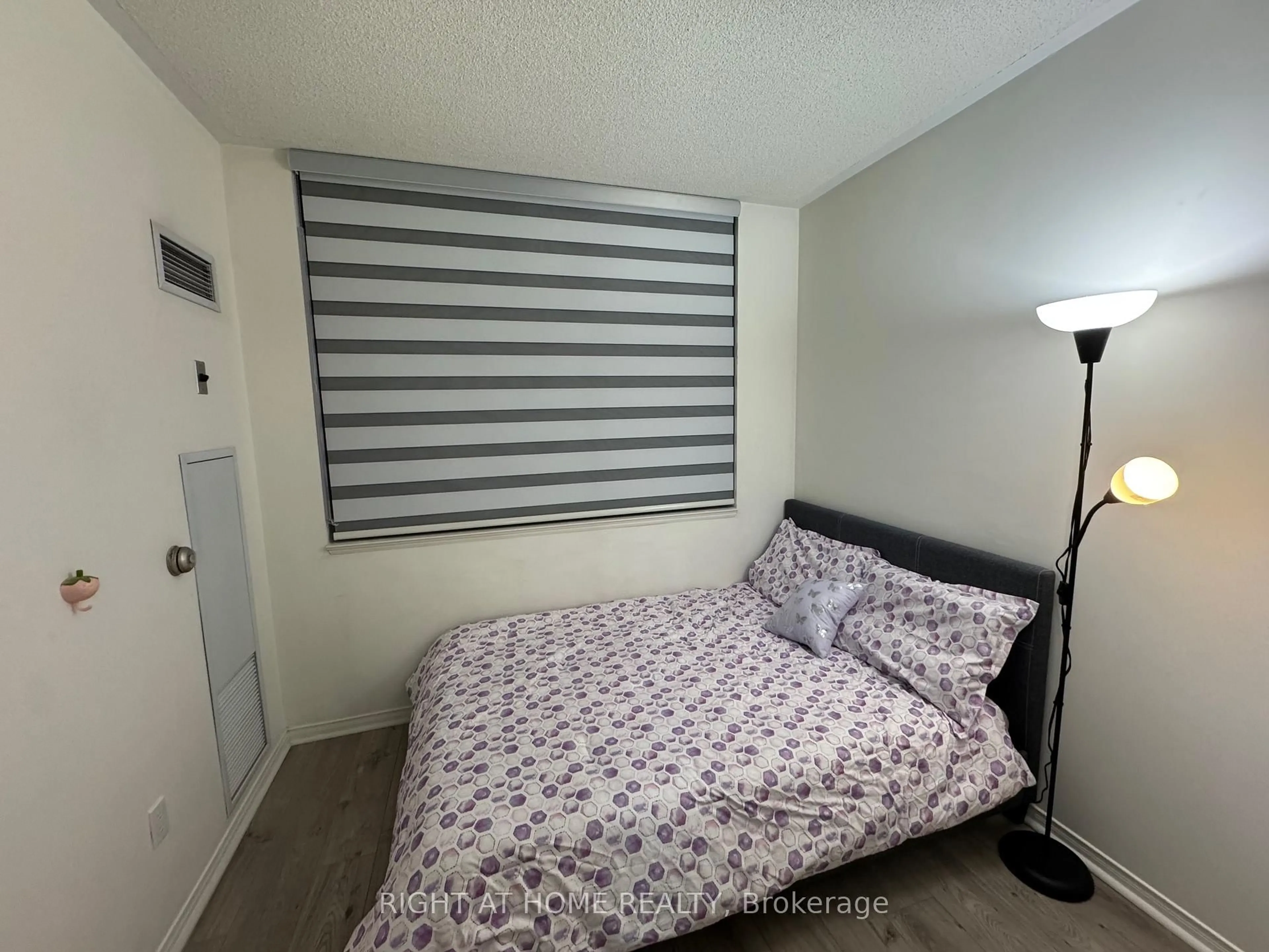 Unknown for 7378 Yonge St #212, Vaughan Ontario L4J 8J1