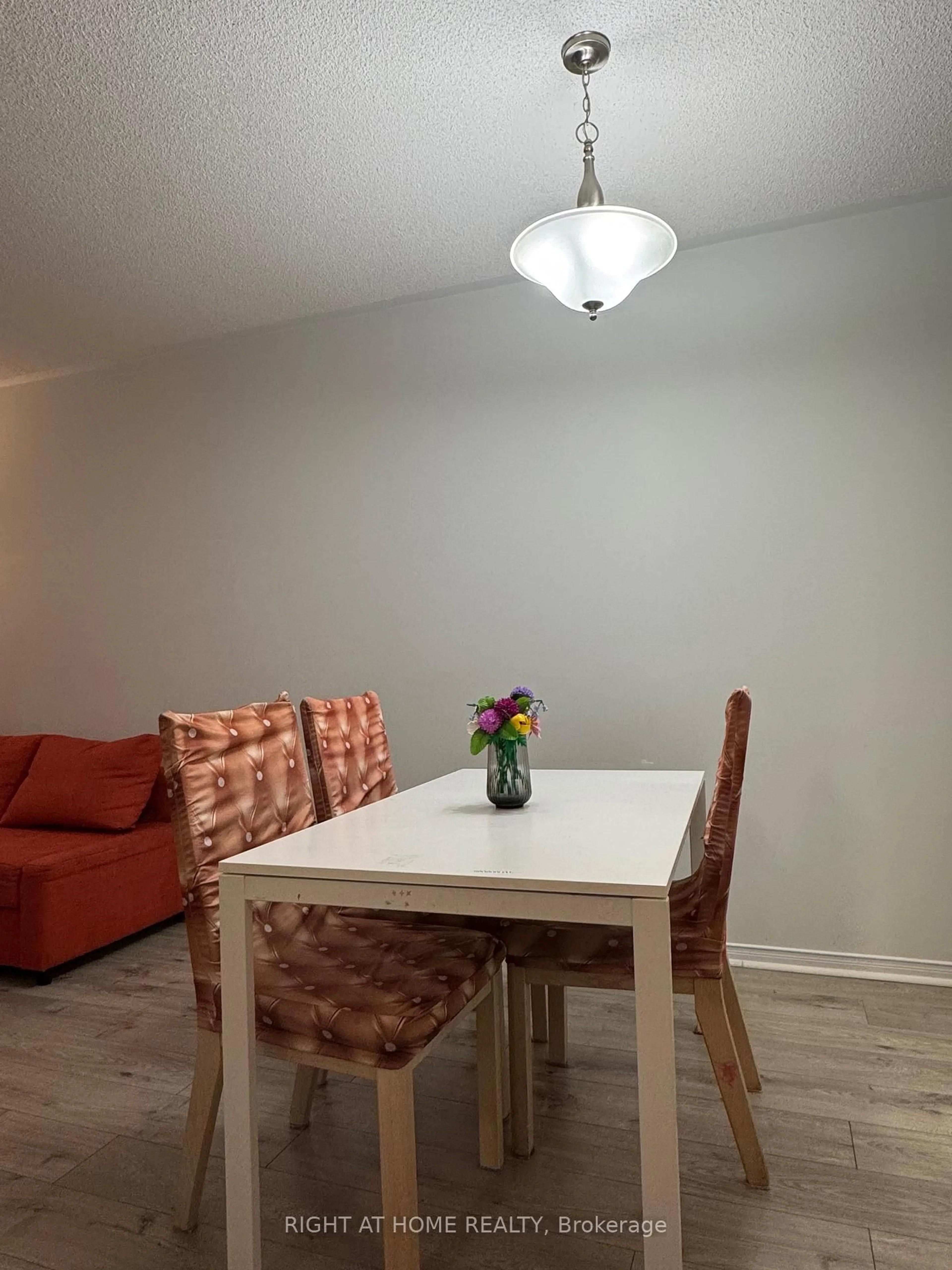 A pic of a room for 7378 Yonge St #212, Vaughan Ontario L4J 8J1